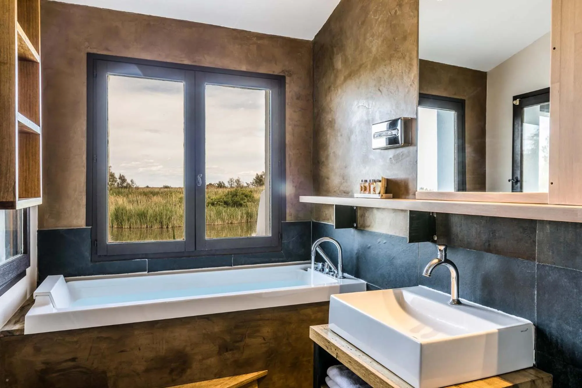 Shower, Bathroom in Auberge Cavaliere du Pont des Bannes