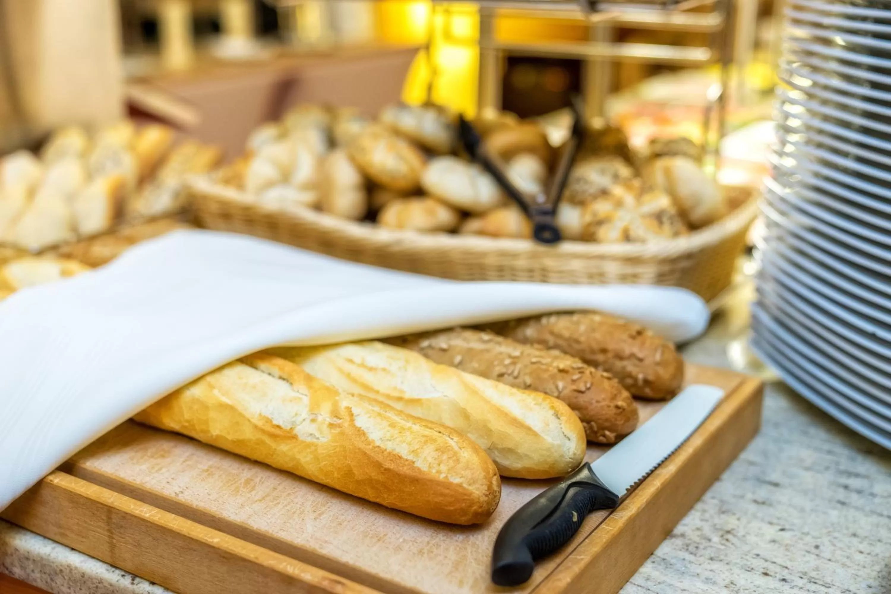 Restaurant/places to eat in HP Park Plaza