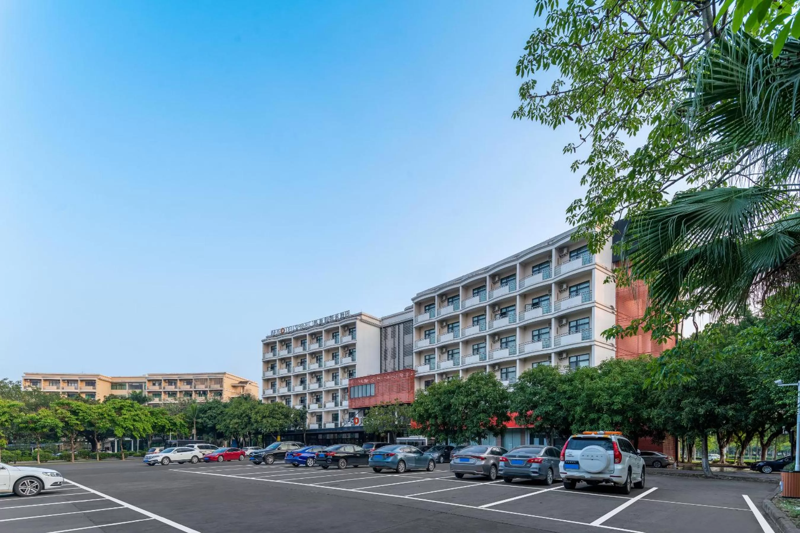 Property building in Ausotel Smart Baiyun International Airport T2-Free 24-hour airport pick-up