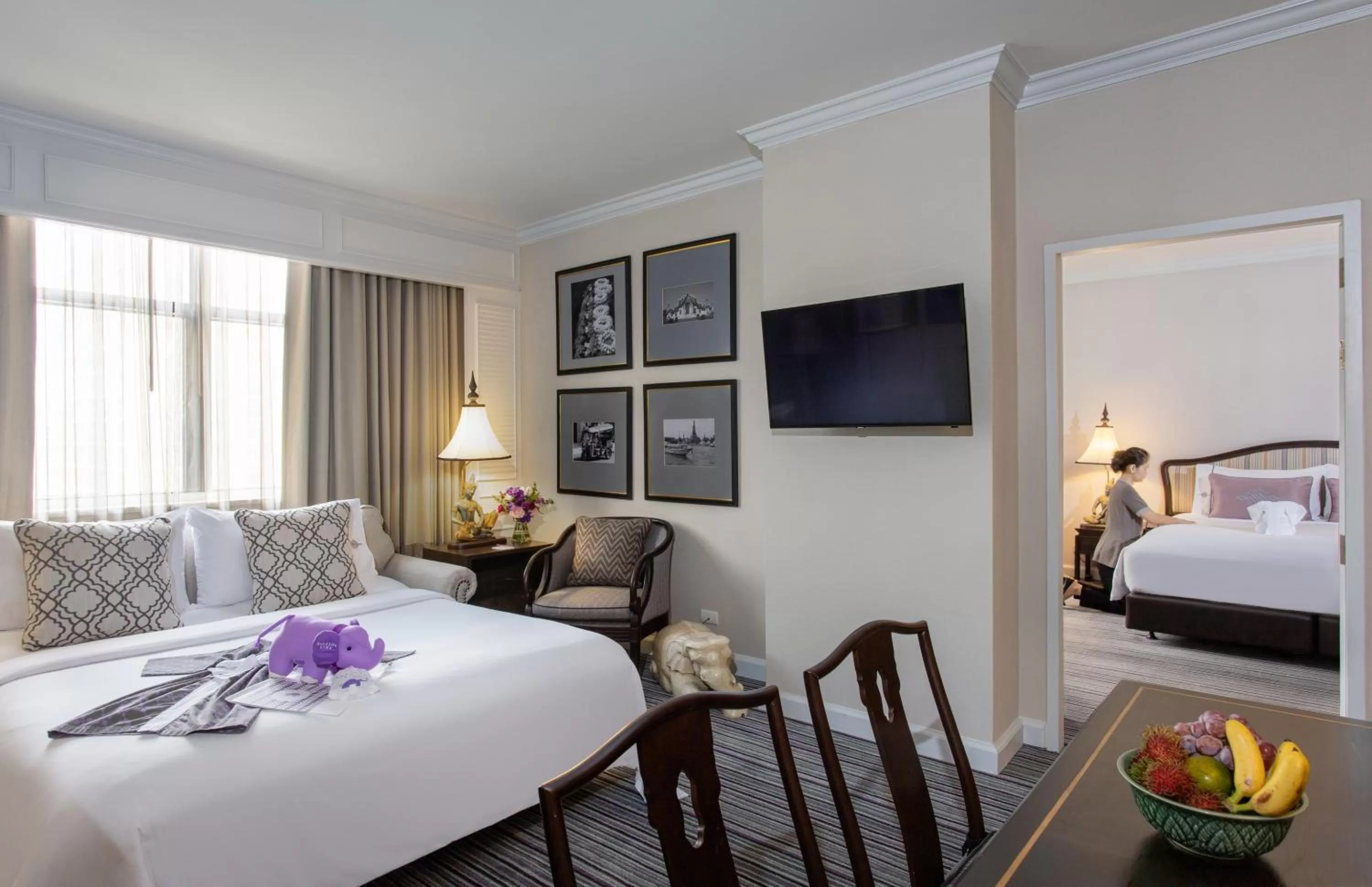 Living room, Bed in The Sukosol Hotel