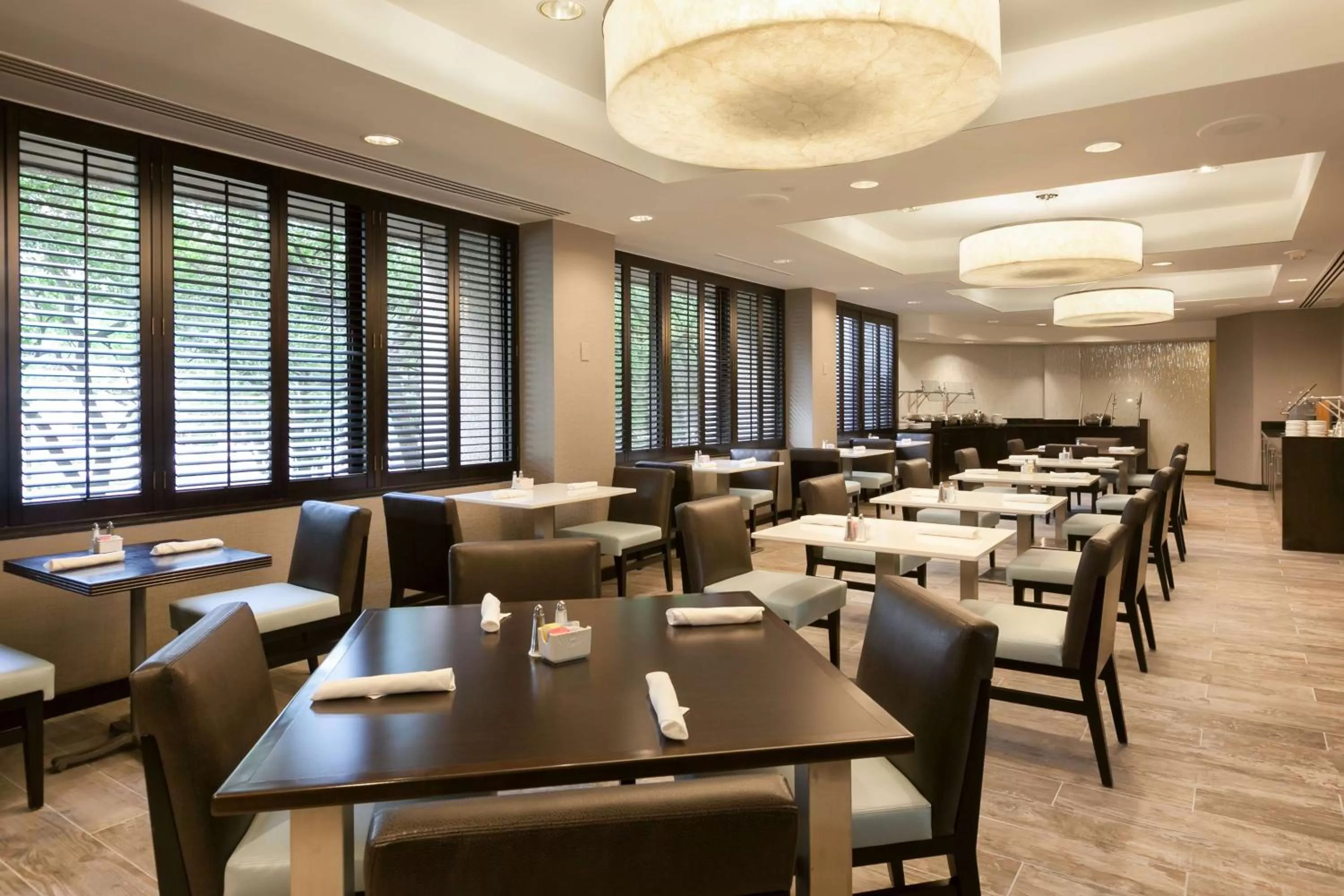 Restaurant/places to eat in DoubleTree by Hilton Hotel & Suites Houston by the Galleria