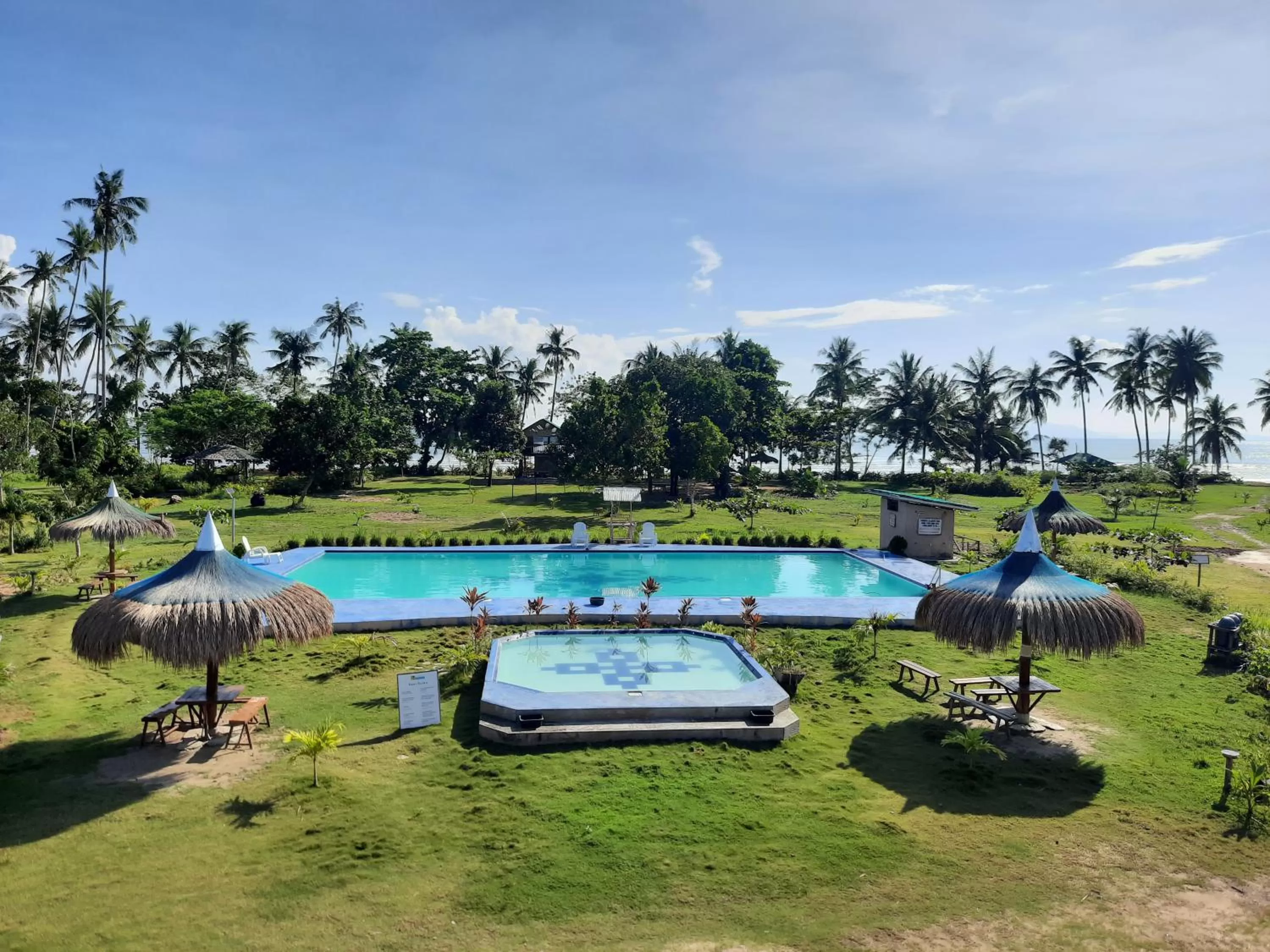 Swimming pool in Eastwind Beach Club- El Nido
