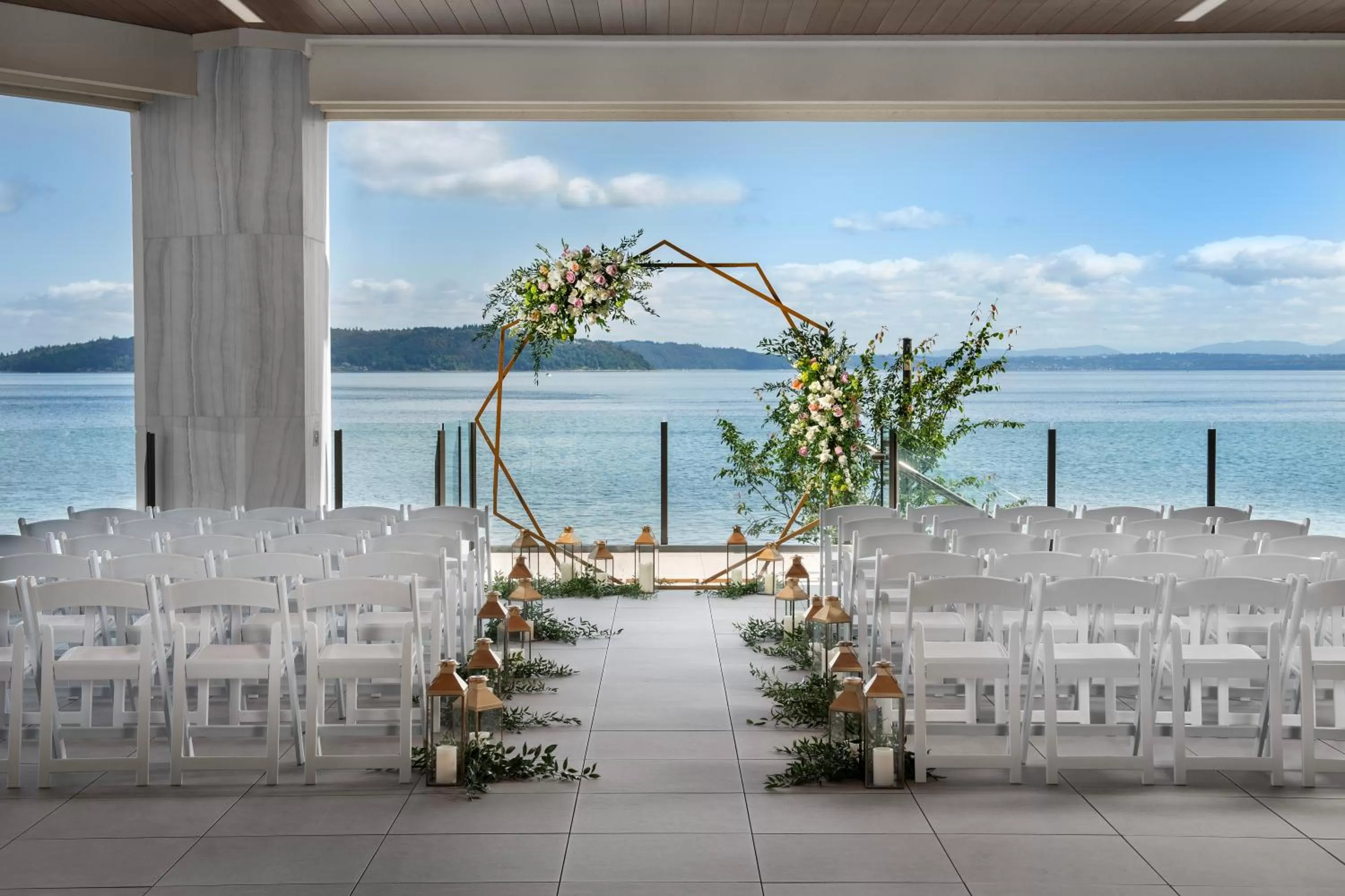Balcony/Terrace in Silver Cloud Hotel Tacoma at Point Ruston Waterfront