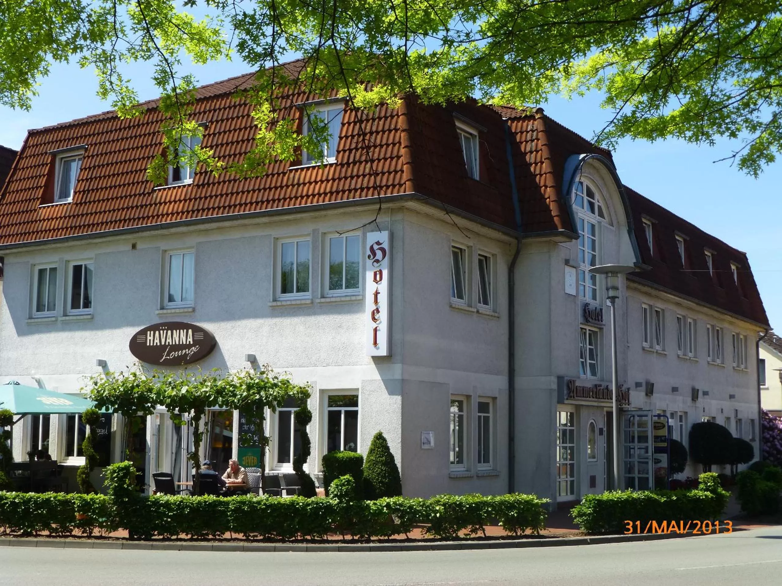 Facade/entrance, Property Building in Hotel Ammerländer Hof
