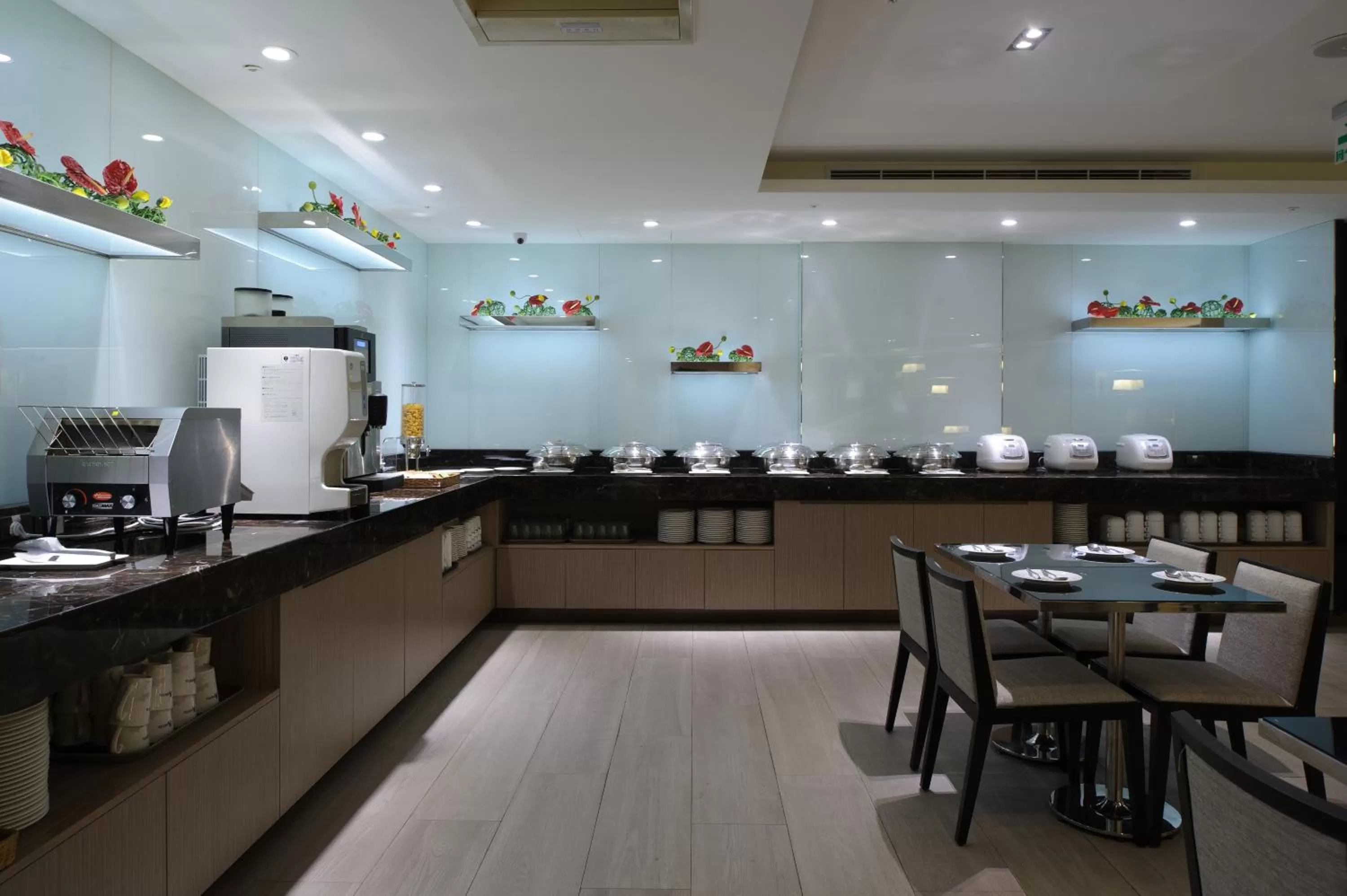 Restaurant/places to eat in K Hotel Taipei Dunnan