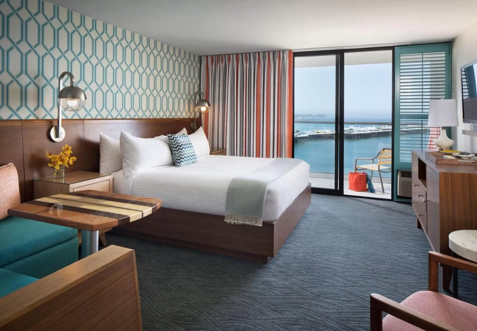 Bed in Dream Inn Santa Cruz