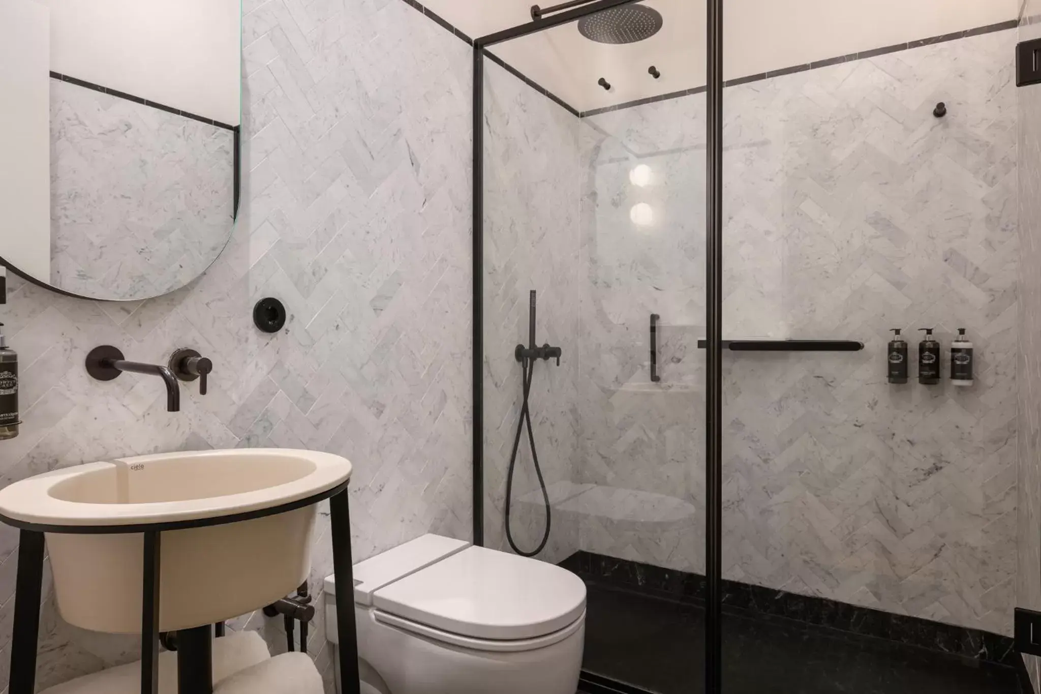 Single Room Vista Alegre in Montebelo Vista Alegre Lisboa Chiado Hotel Single Room Vista Alegre in Montebelo Vista Alegre Lisboa Chiado Hotel