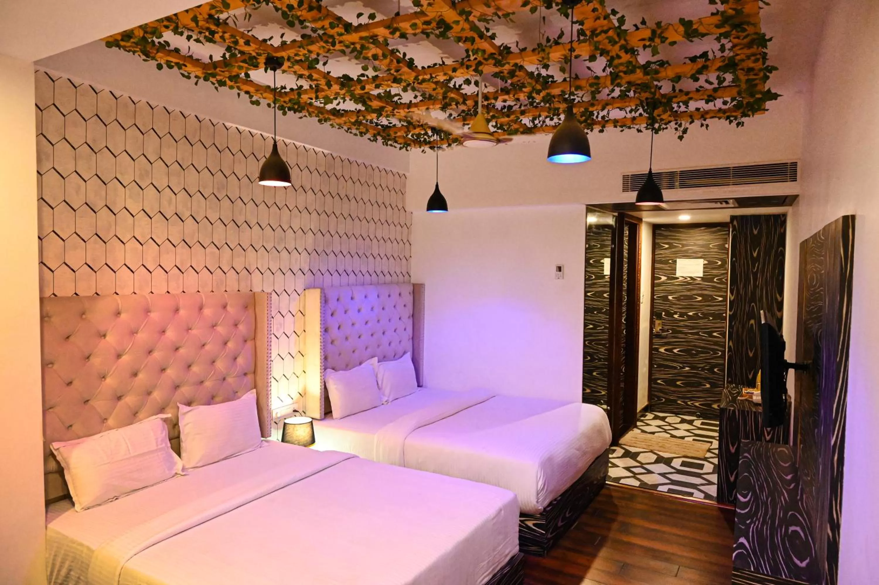 Photo of the whole room, Bed in Hotel Heritage Inn at Assi Ghat