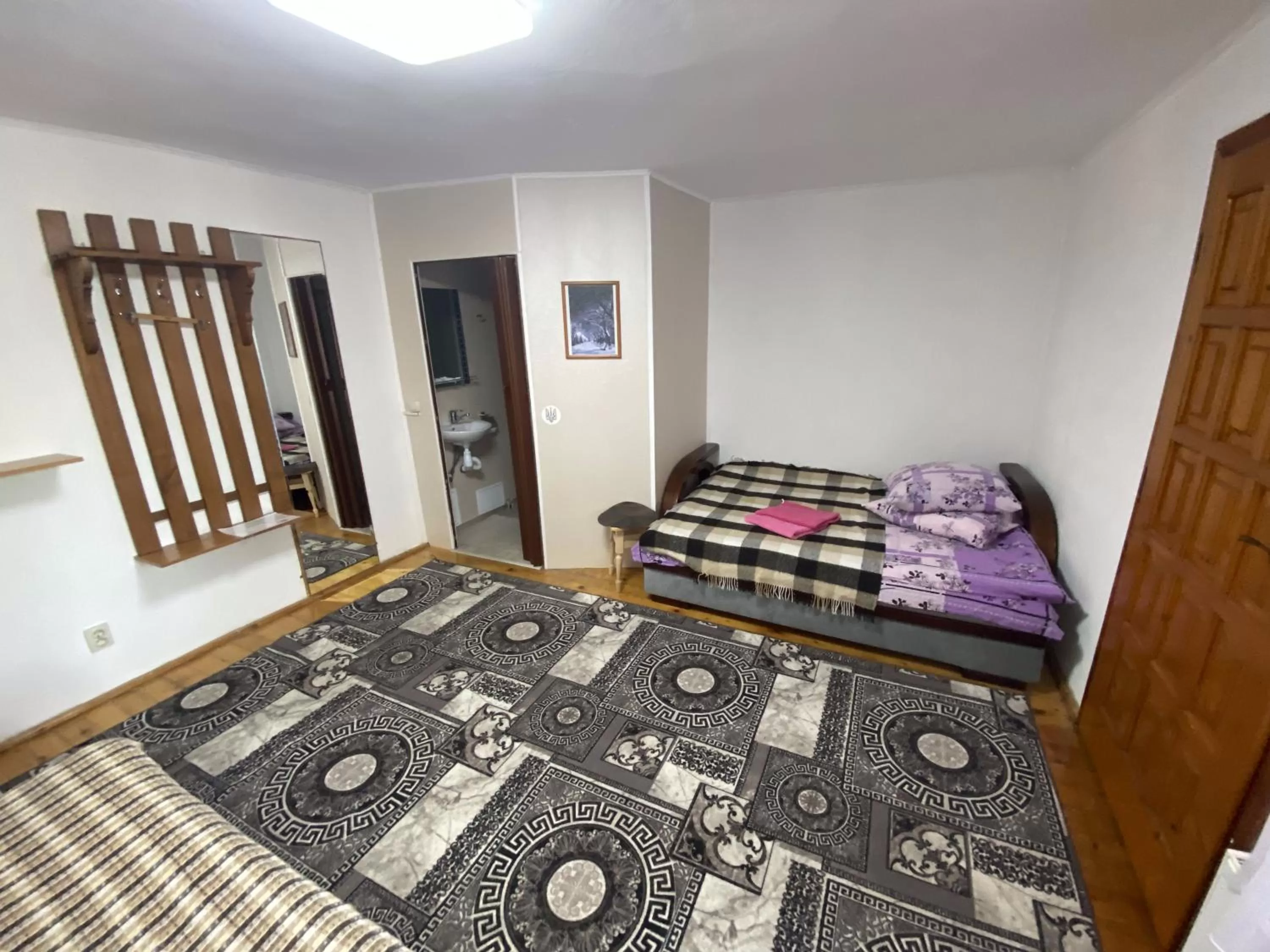 Bed in Kolyba Opryshkiv