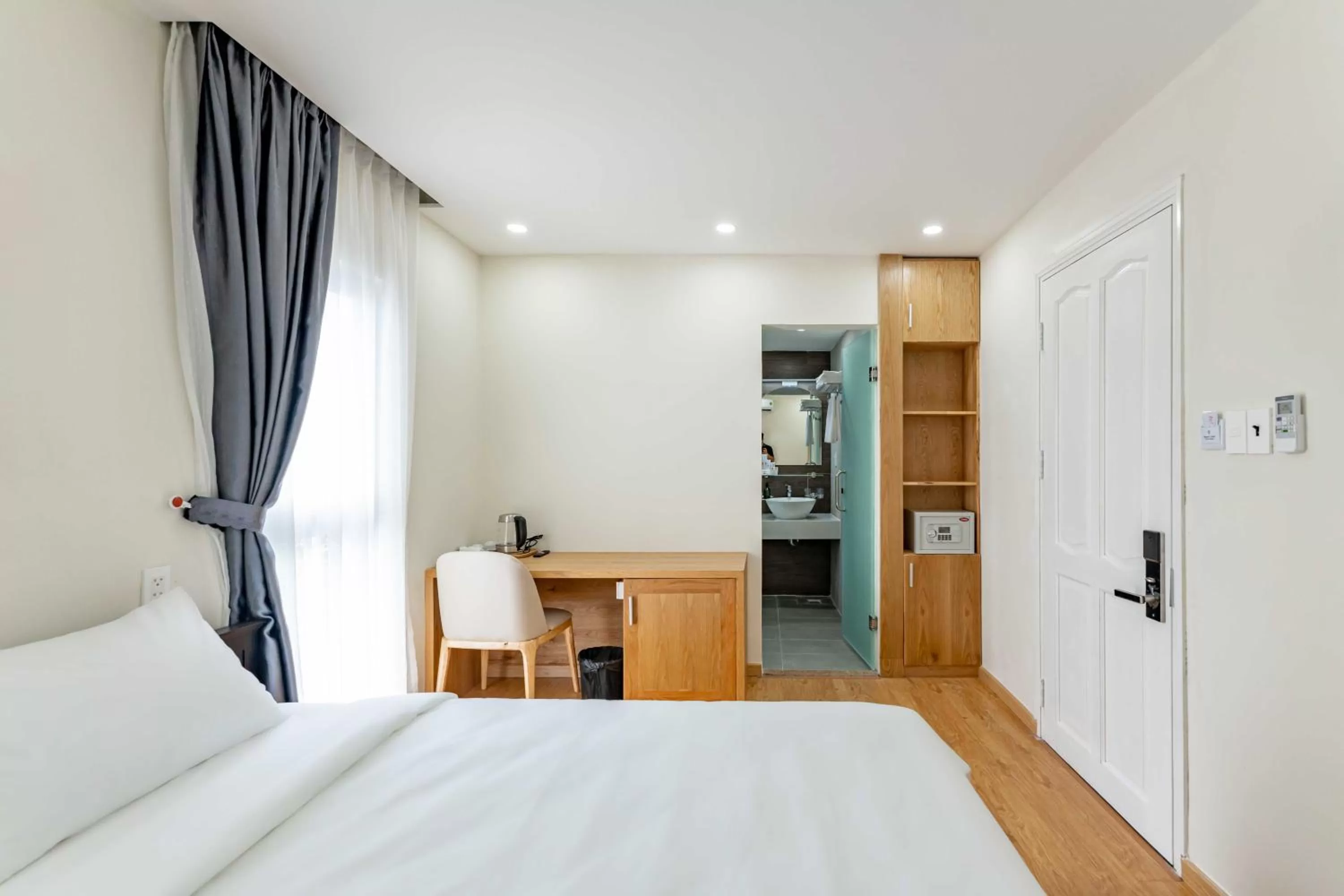 Toilet, Bed in Edoya hotel Dong Khoi