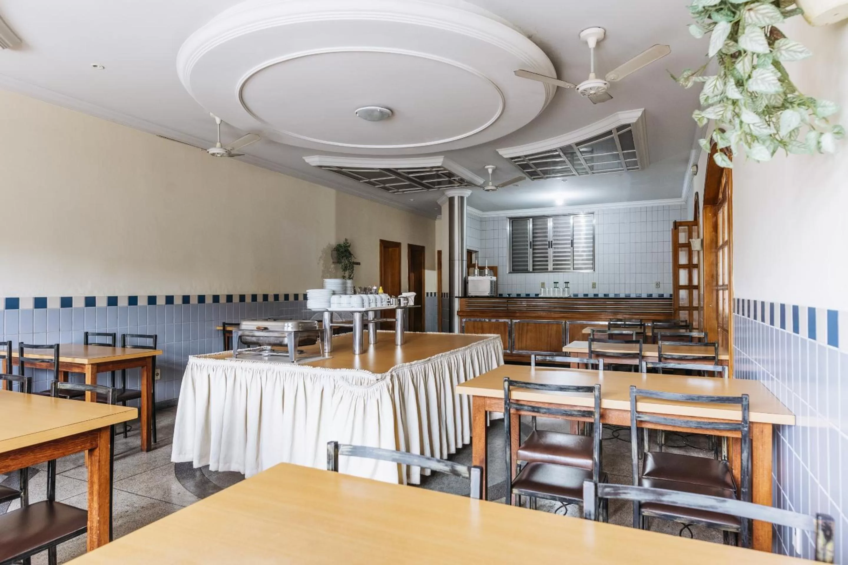 Restaurant/Places to Eat in Hotel Líder - By UP Hotel