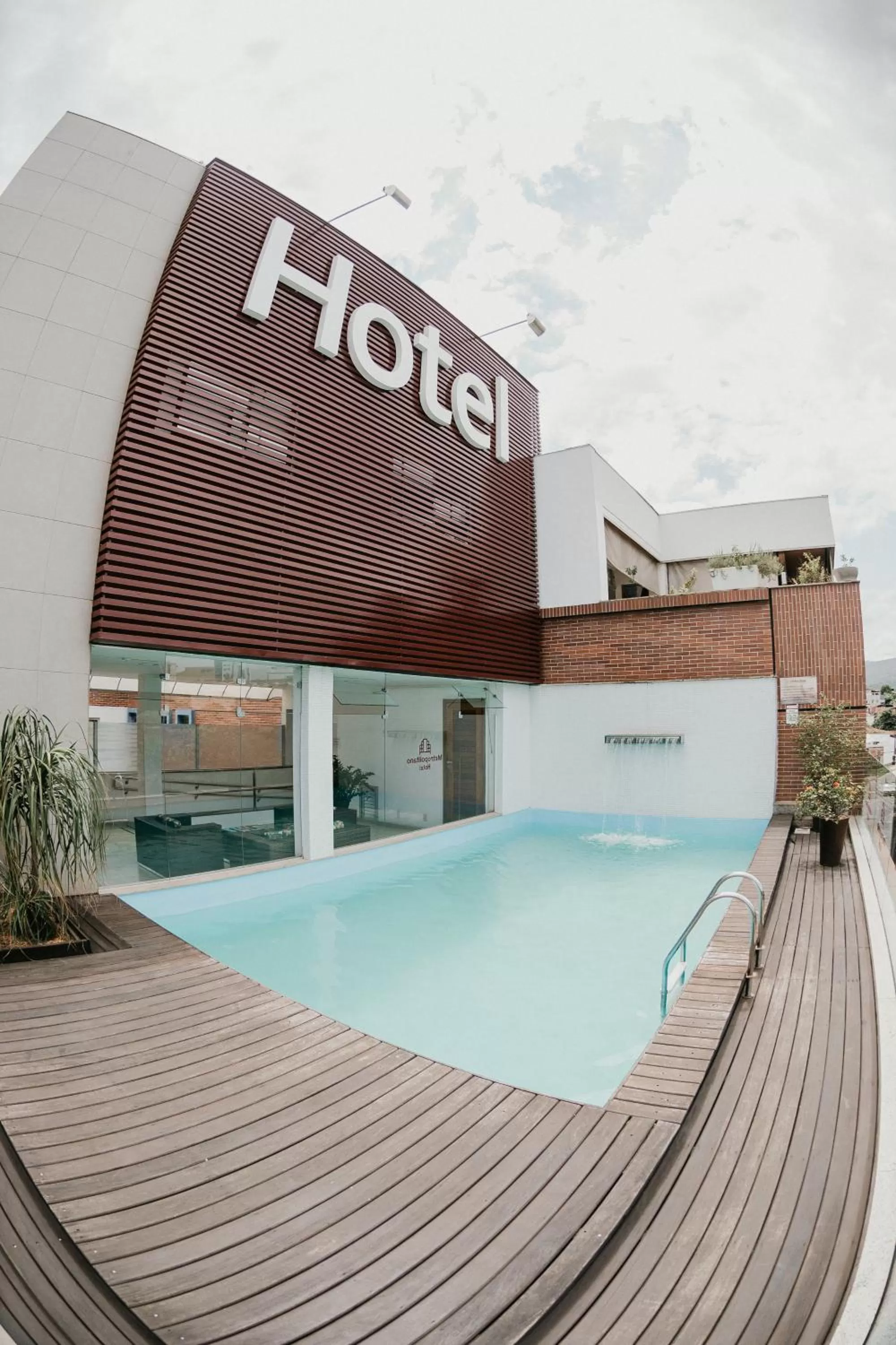 Property building, Swimming Pool in Hotel Metropolitano