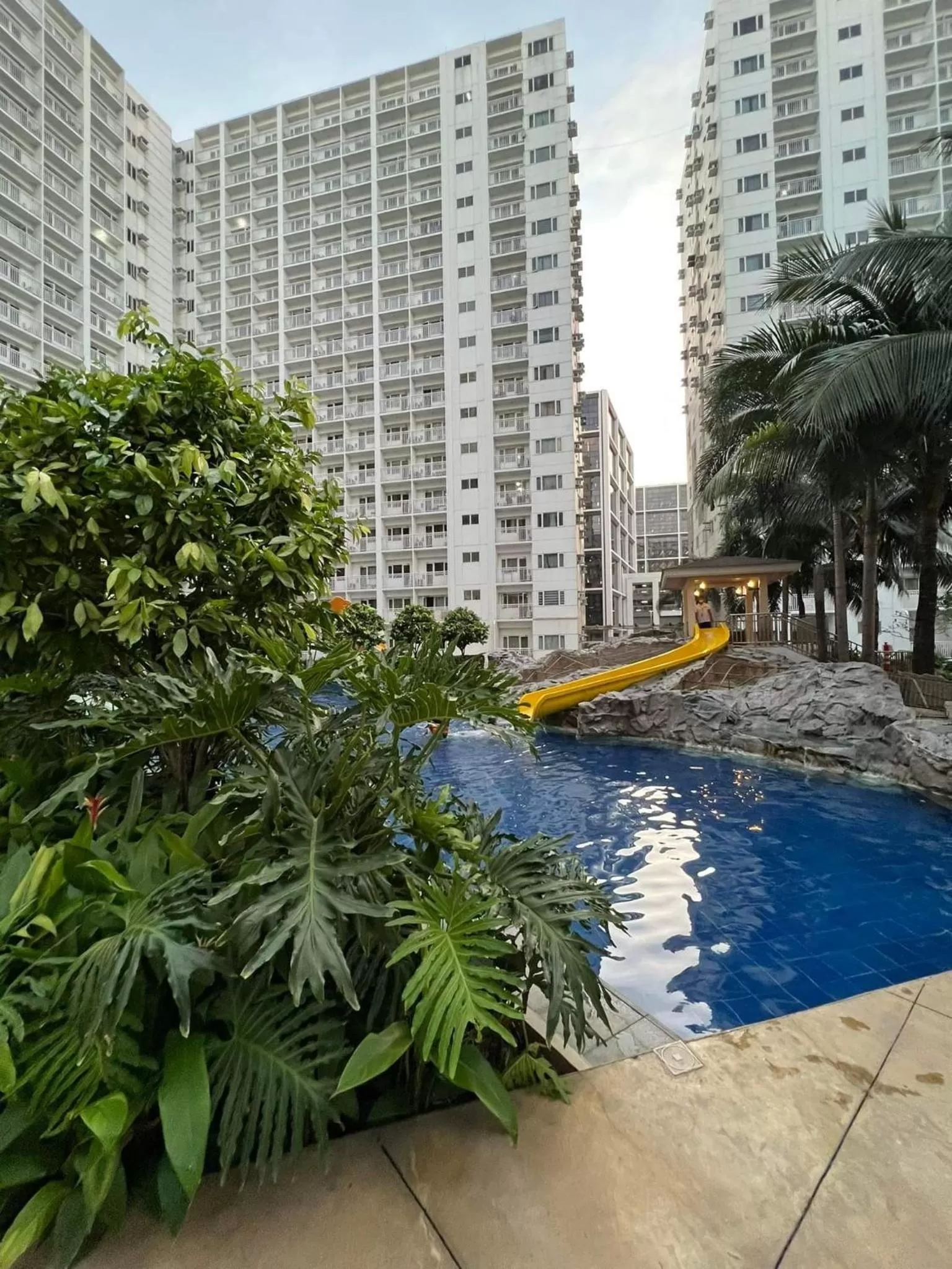 Yam Staycation Shore Residences