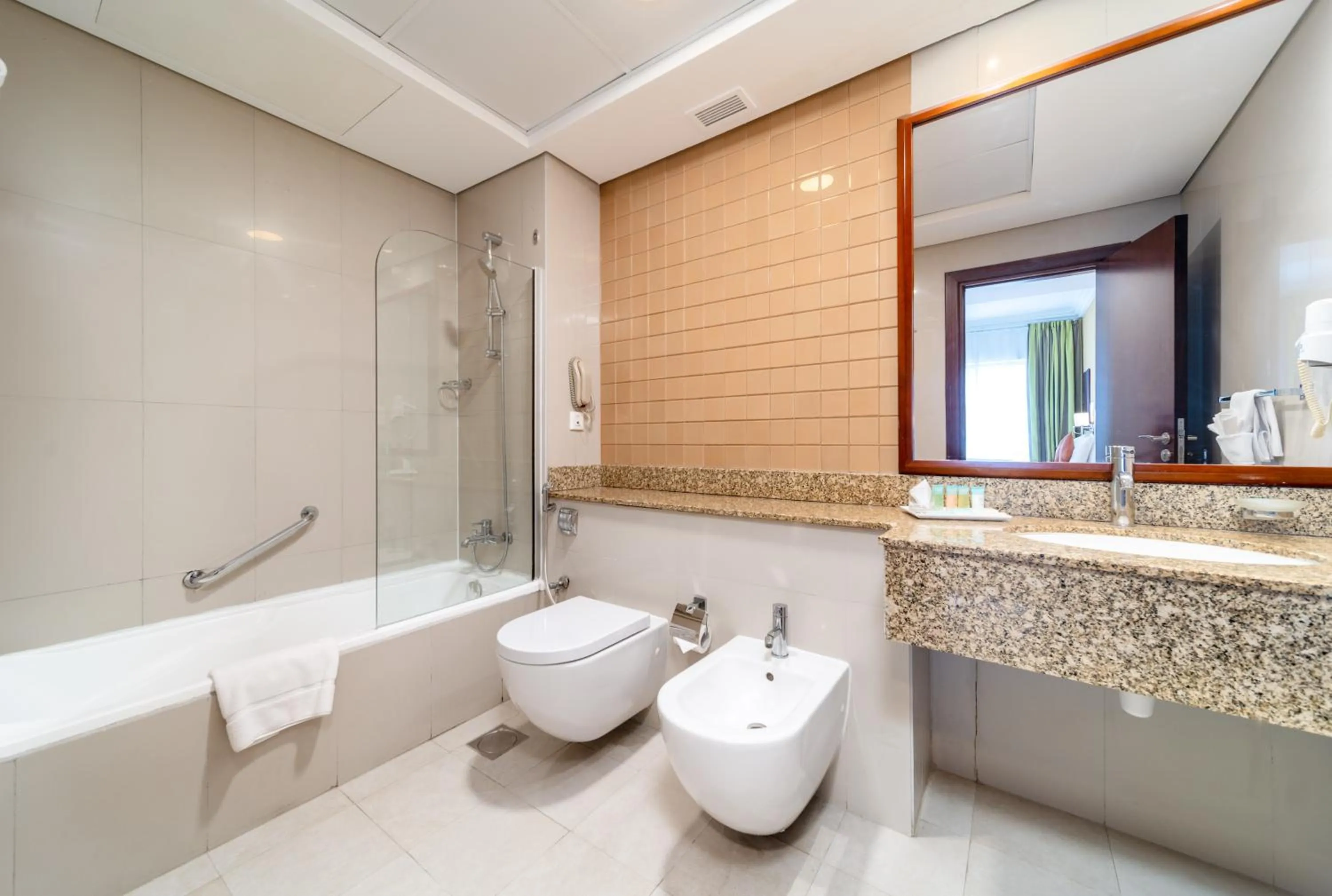 Shower in Star Metro Deira Hotel Apartments