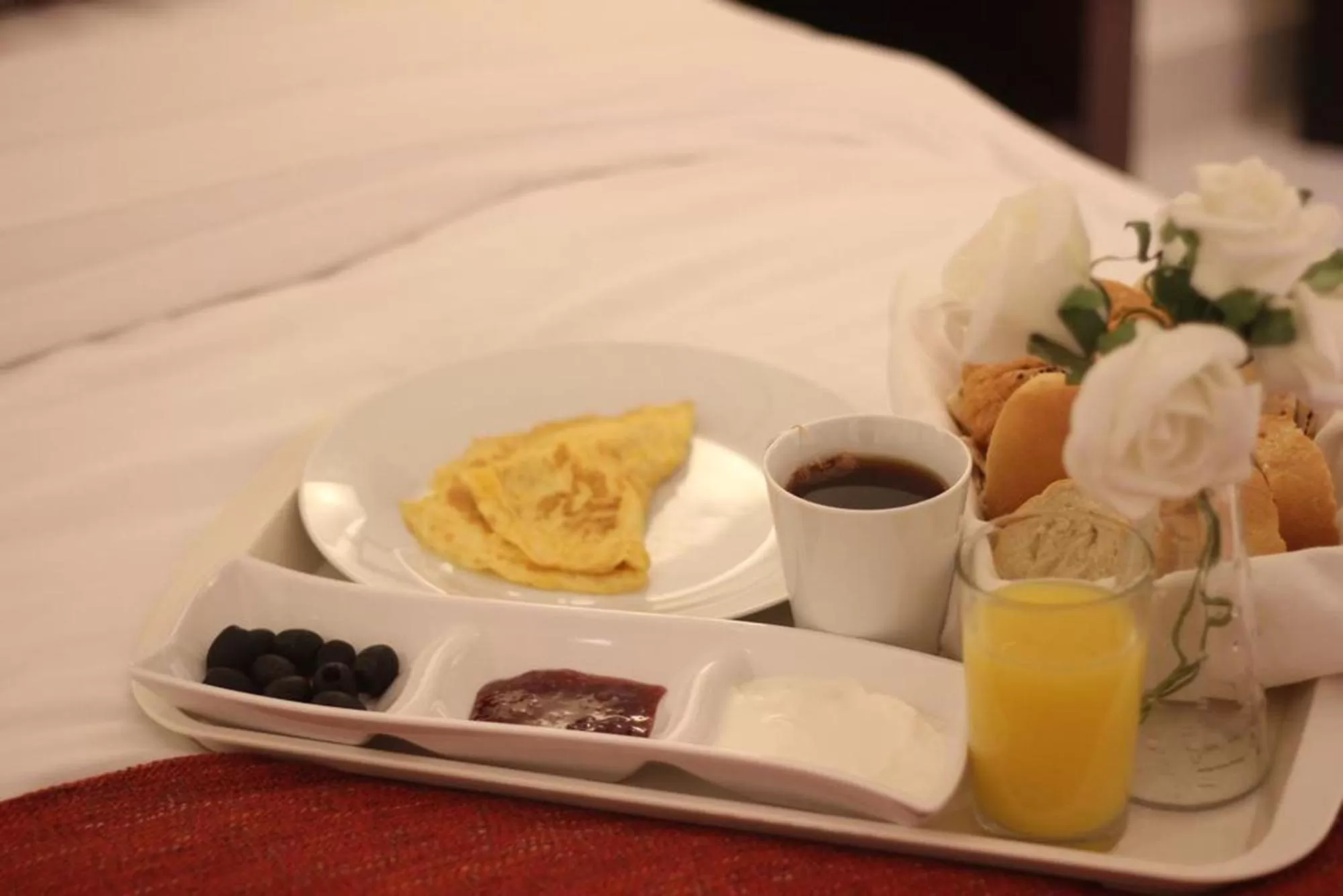 Breakfast in Tree Season Chalets