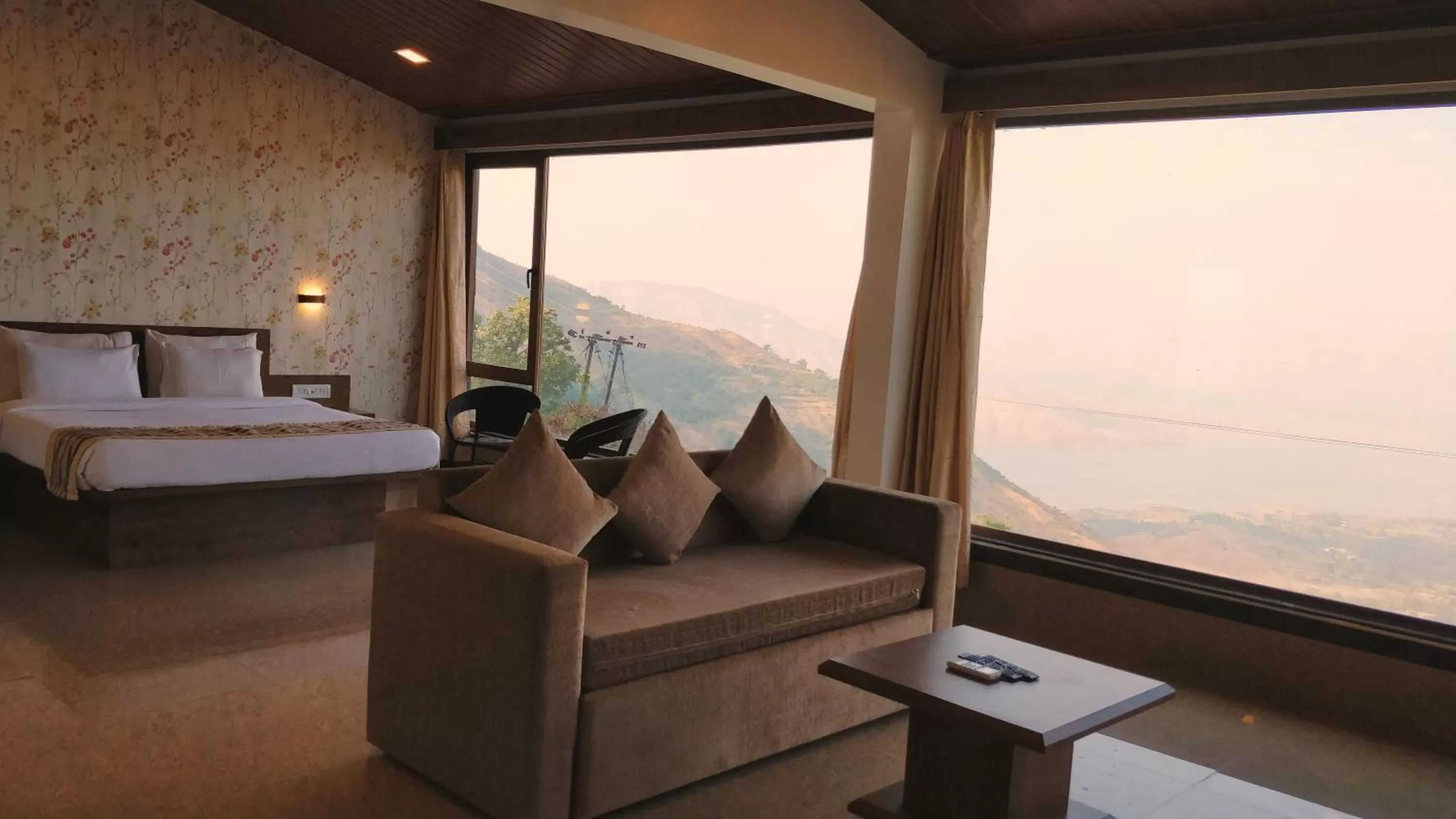 Bedroom, Bed in Miraya Hotel