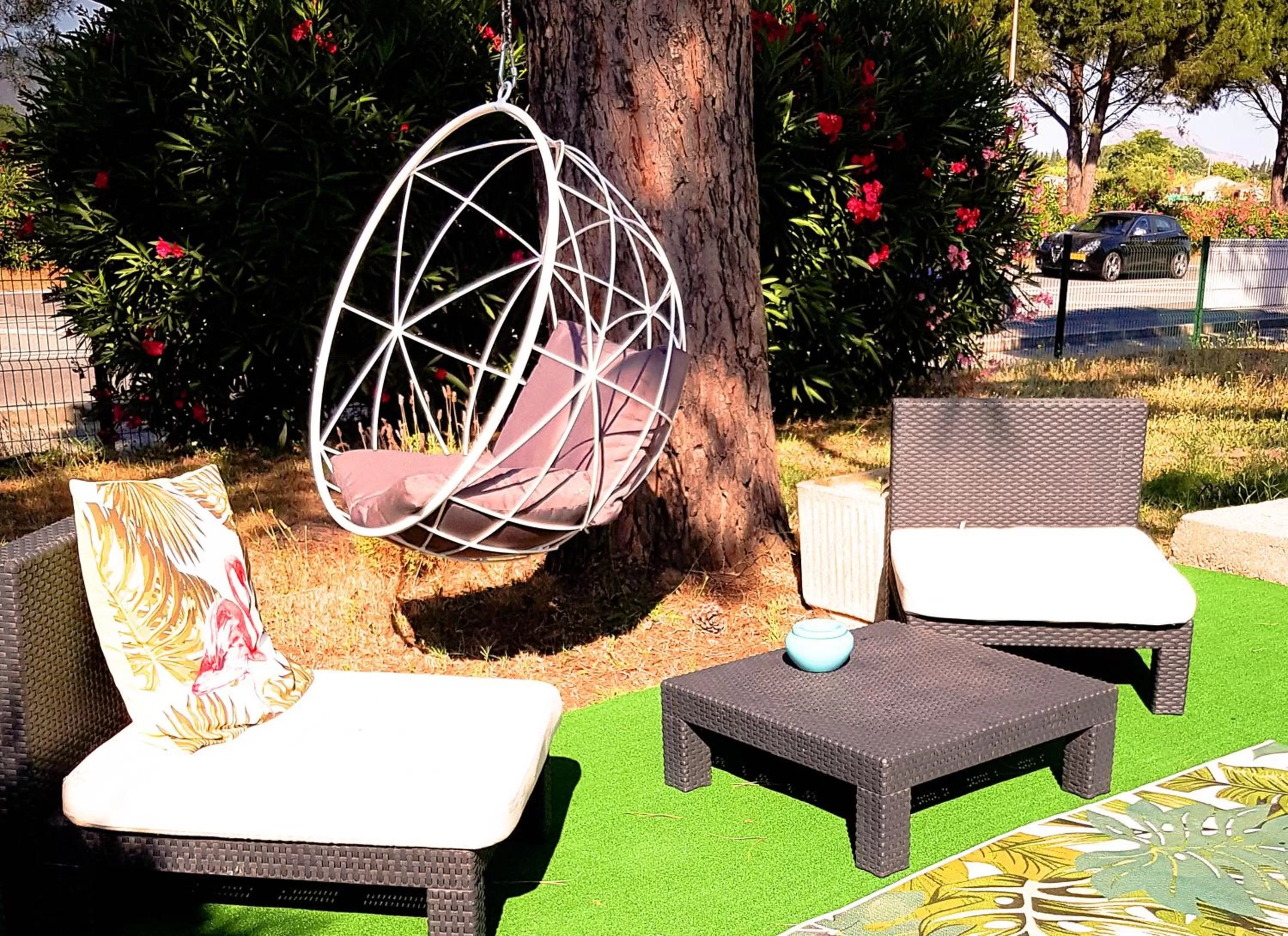 Garden view in ibis Styles Fréjus St Raphael