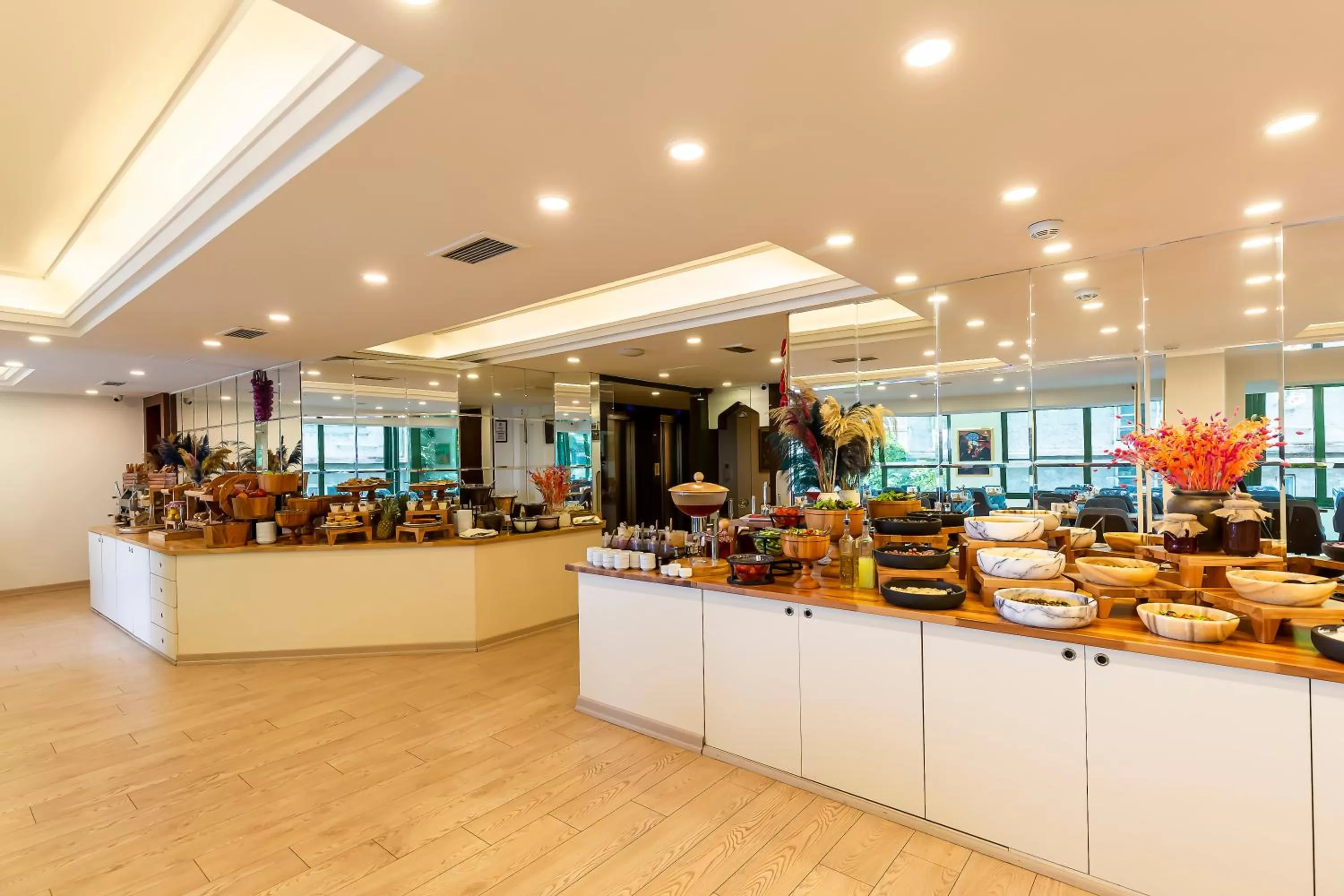 Food and drinks in Marble Hotel