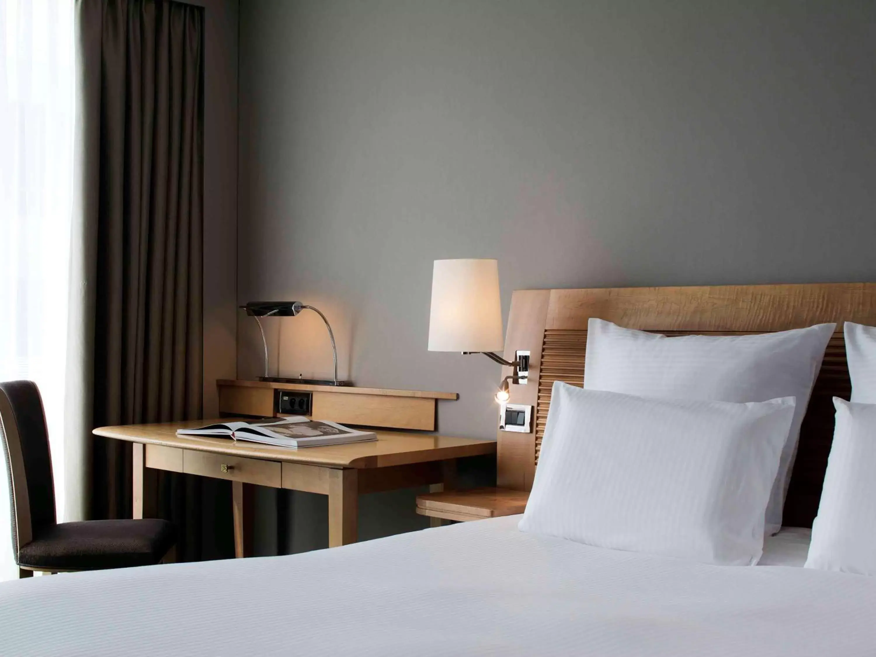 Classic King Room in Pullman Paris Centre - Bercy Classic King Room in Pullman Paris Centre - Bercy