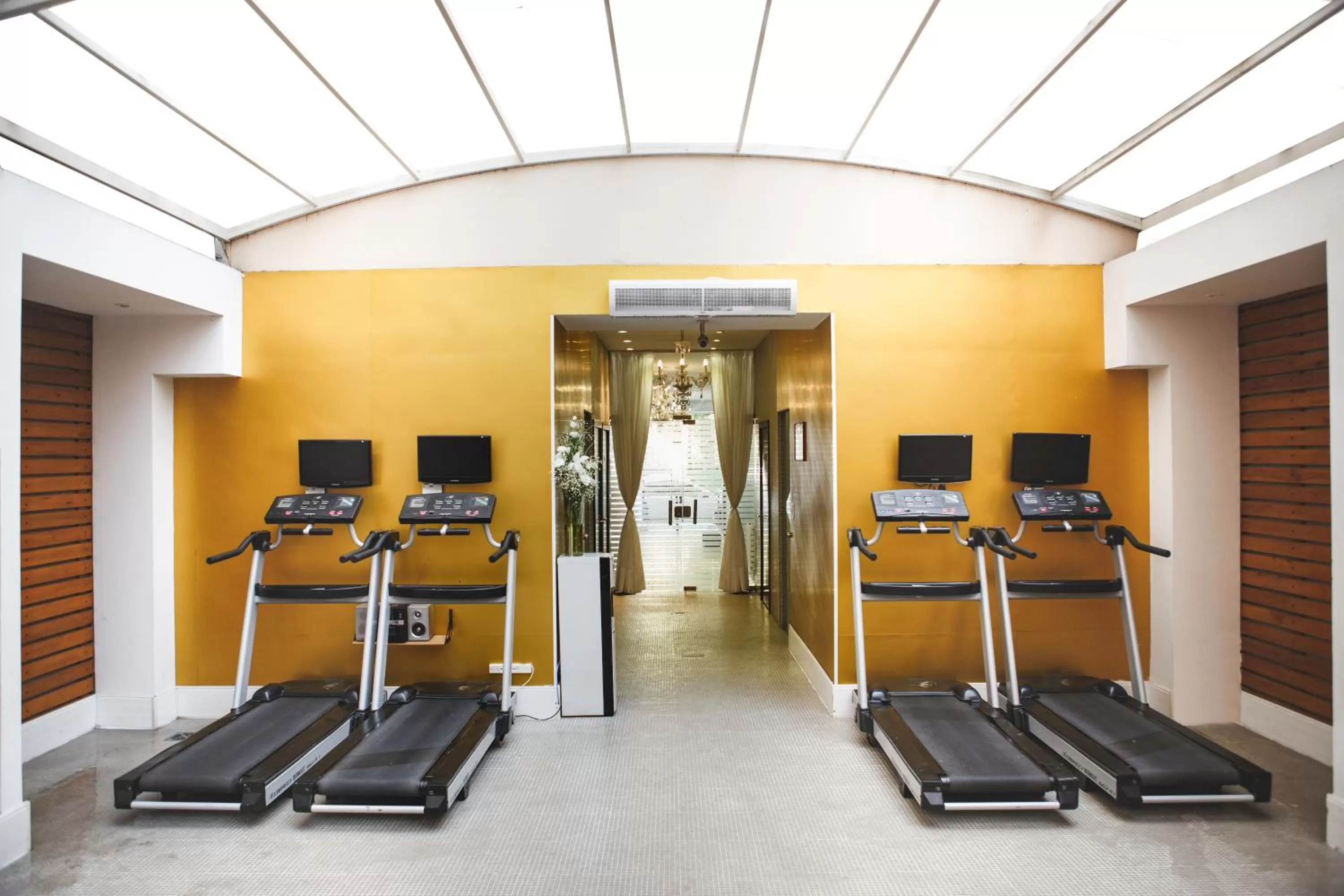 Fitness centre/facilities in Ker Urquiza Hotel