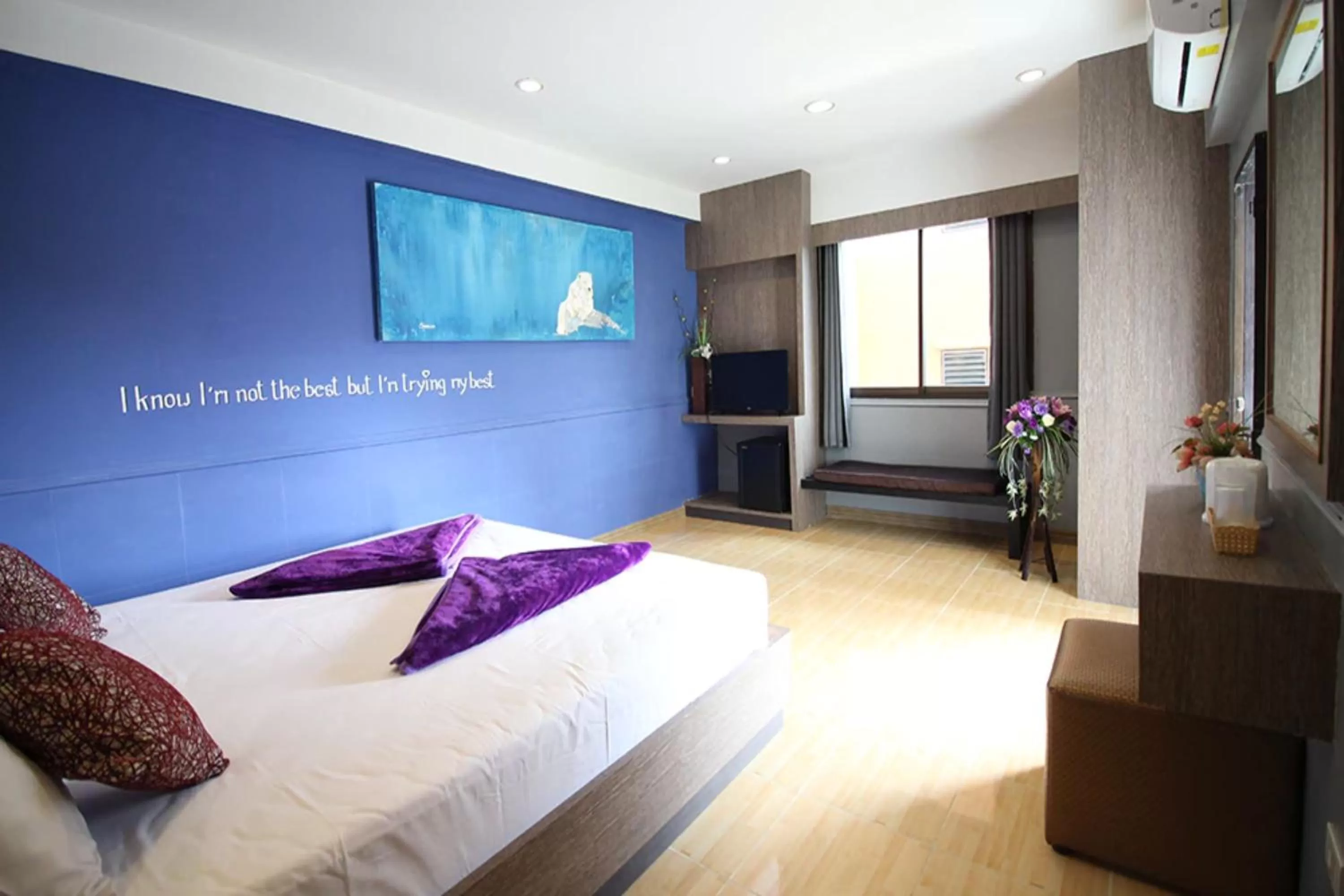 Photo of the whole room, Bed in Kaya Place