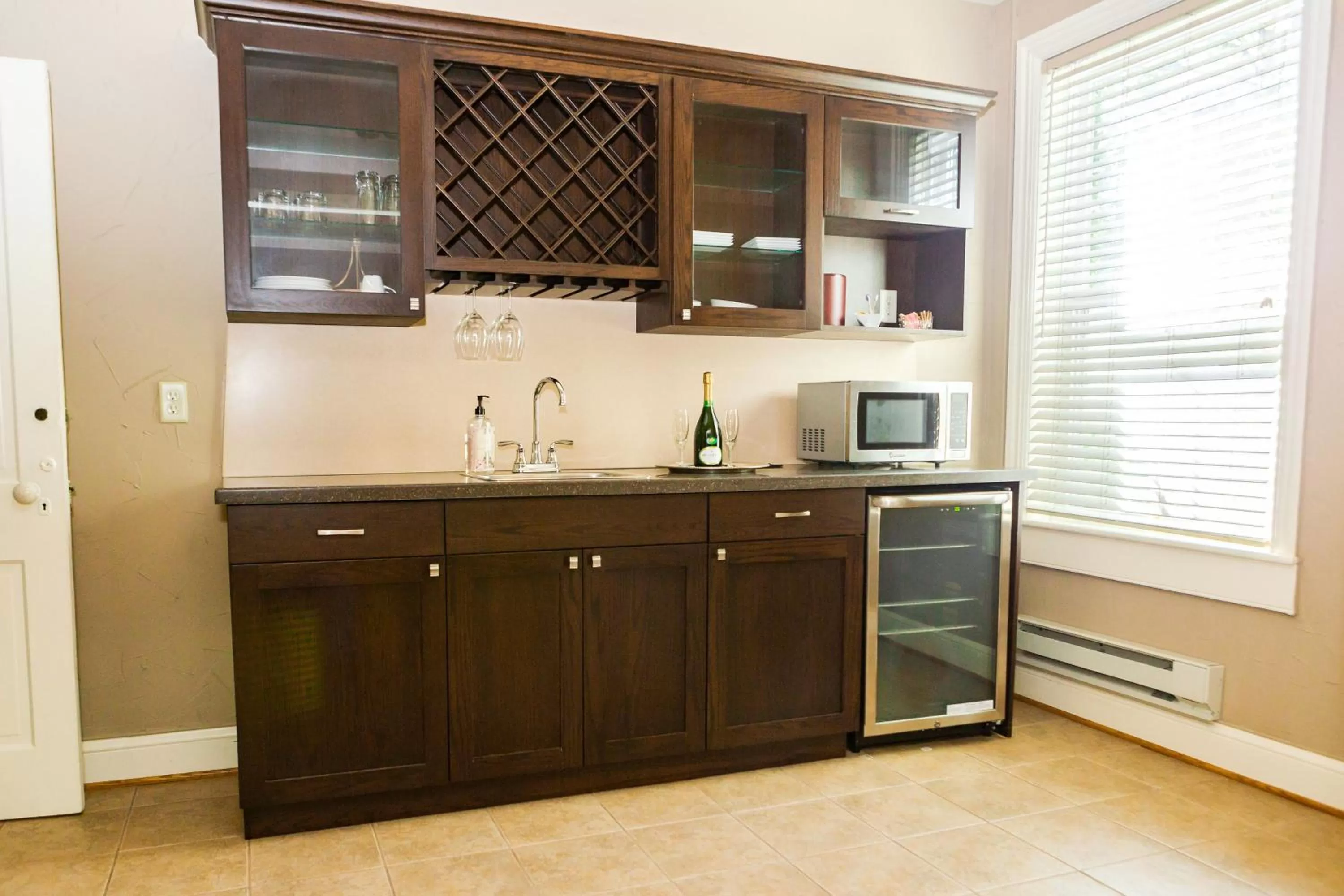 James Buchanan Hotel, Trademark Collection by Wyndham