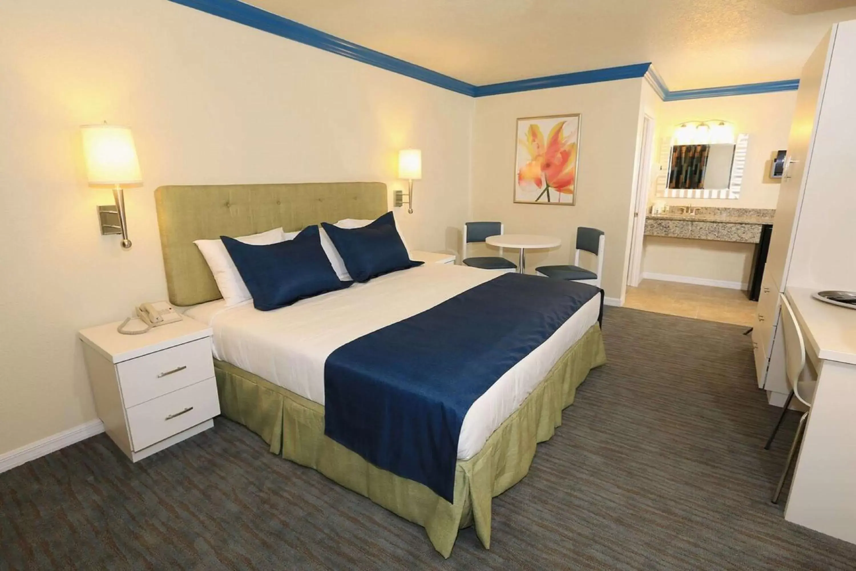King Room in SureStay Plus by Best Western Orlando International Drive King Room in SureStay Plus by Best Western Orlando International Drive