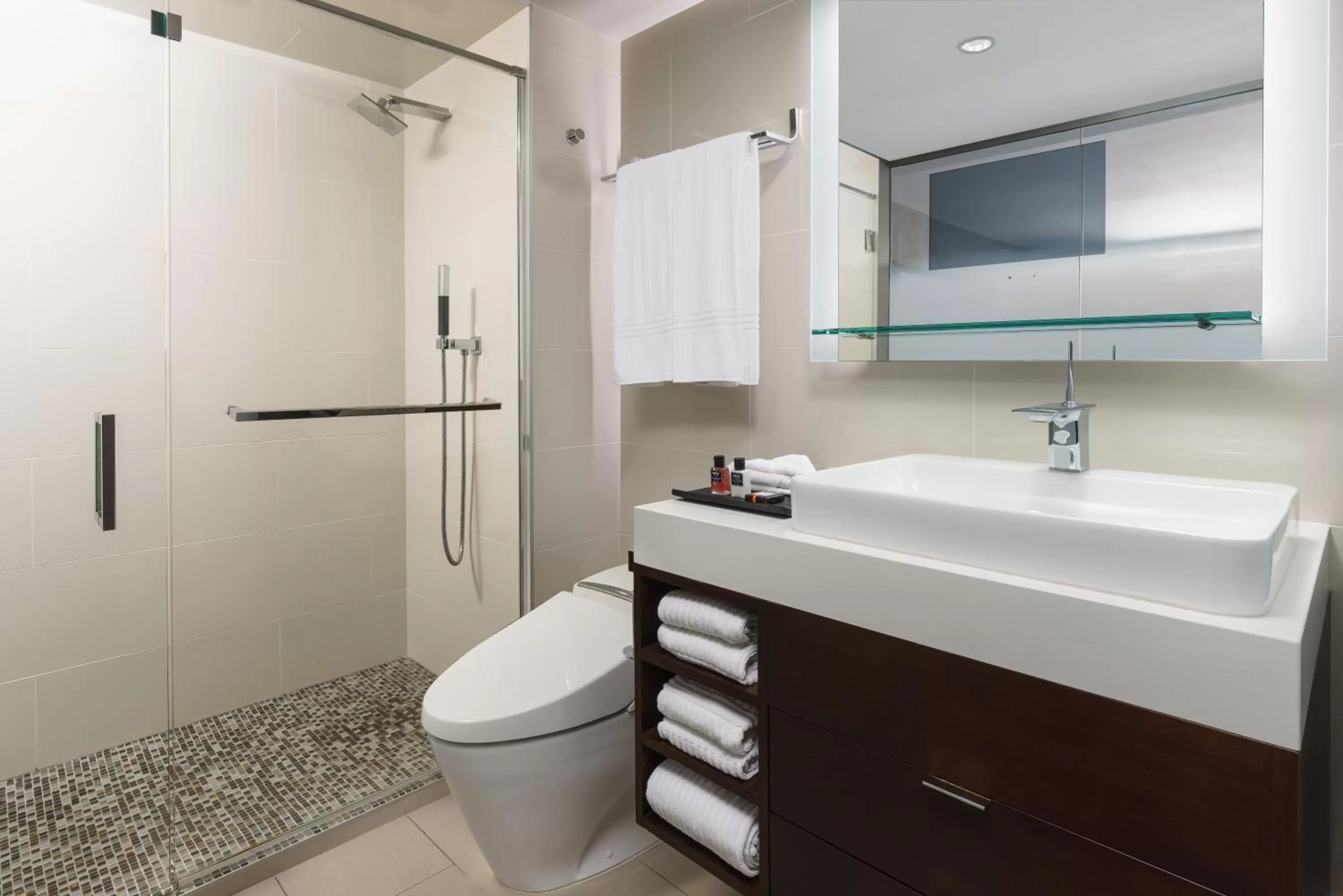 The J House Greenwich Hotel