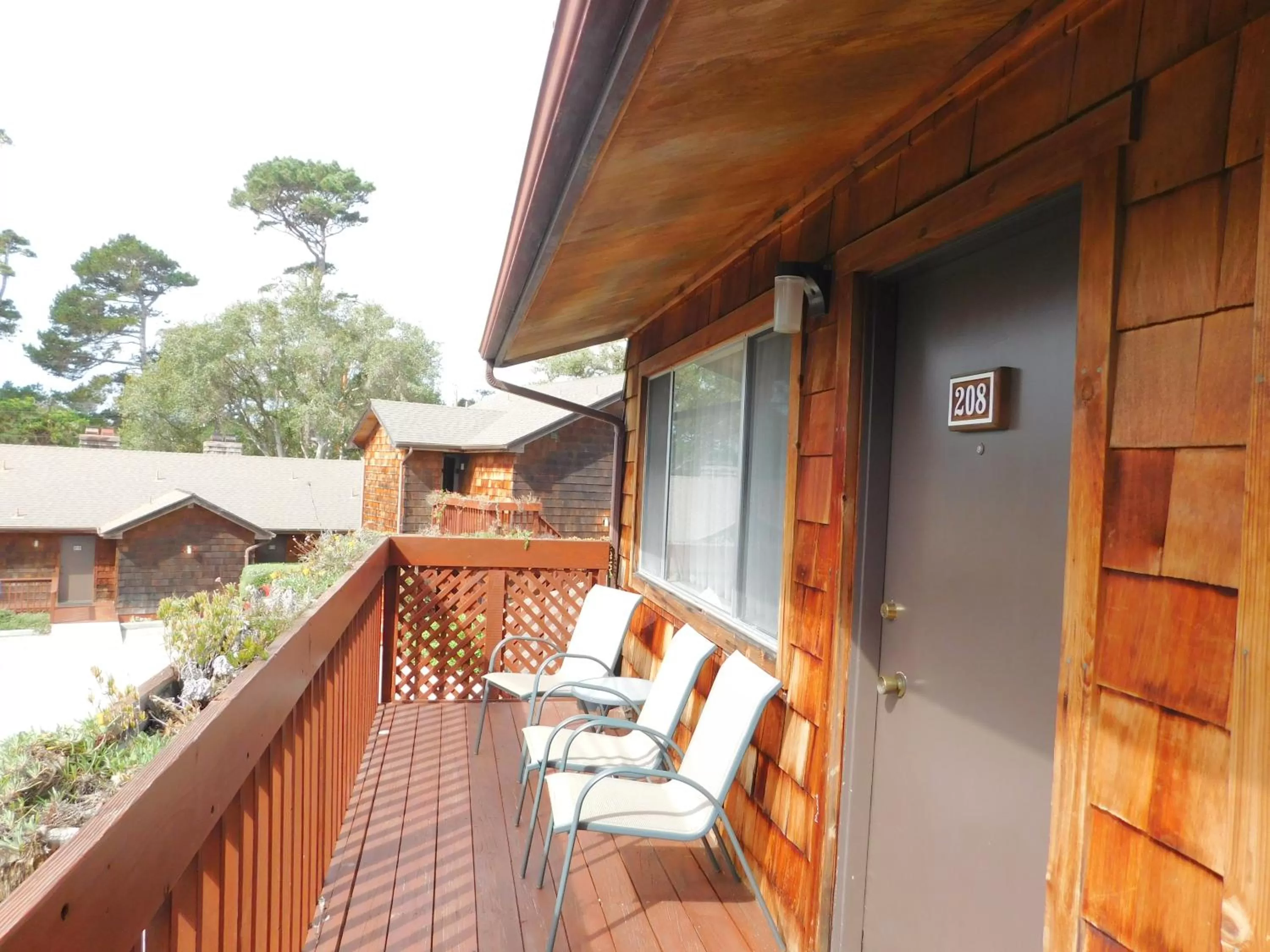 Balcony/Terrace in Pacific Gardens Inn