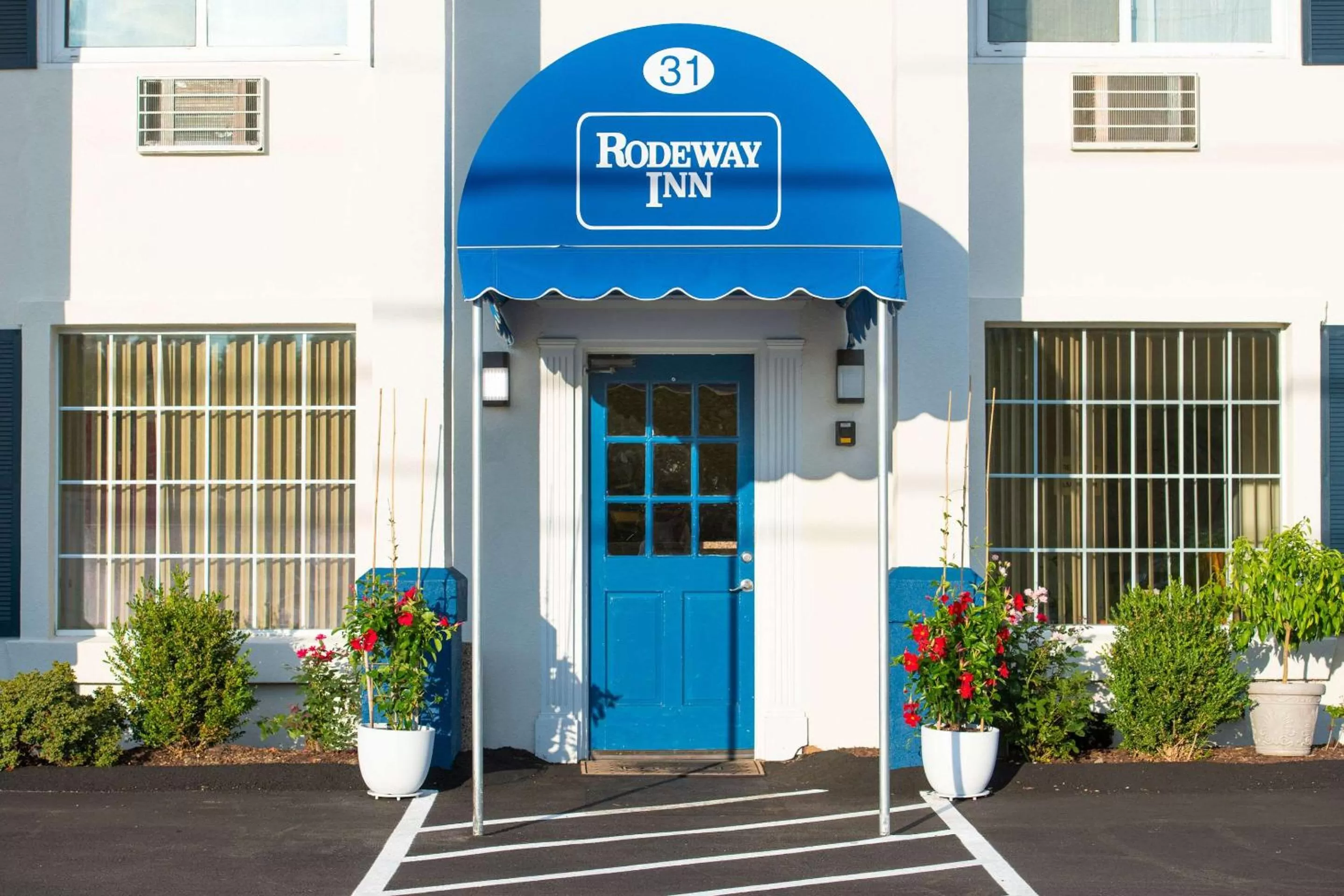 Property building in Rodeway Inn Middletown - Newport