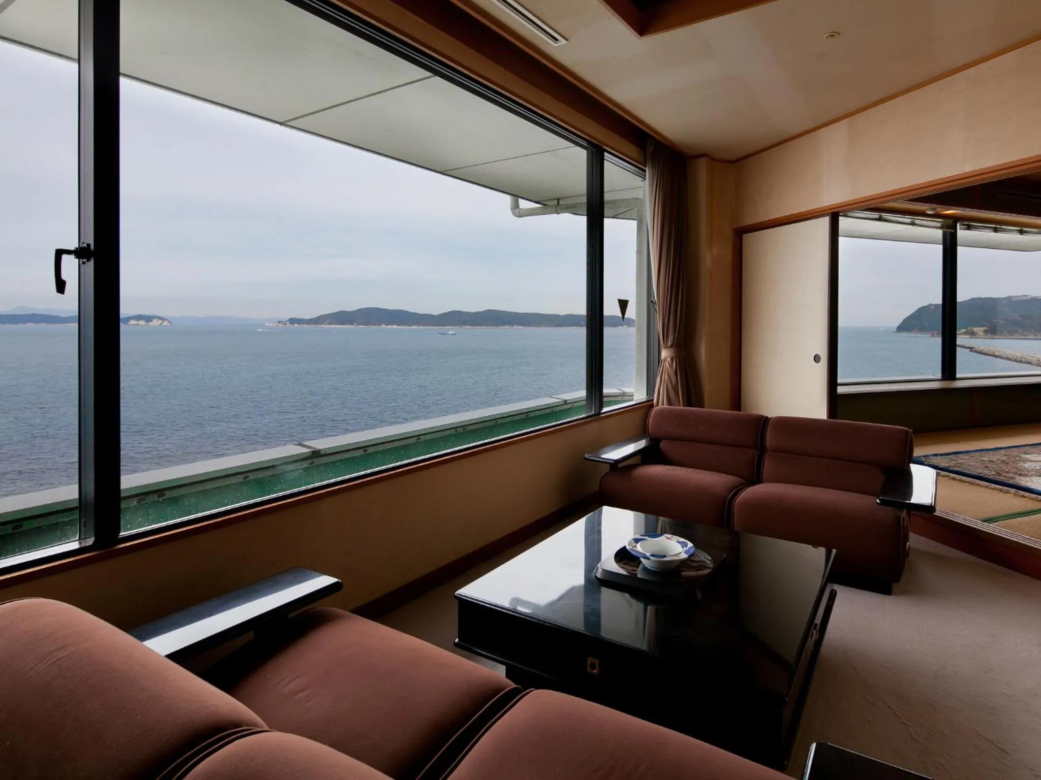 Seating area in Wakayama Kada Onsen Kada Kaigetsu (ex. Azumaya Seaside Hotel)