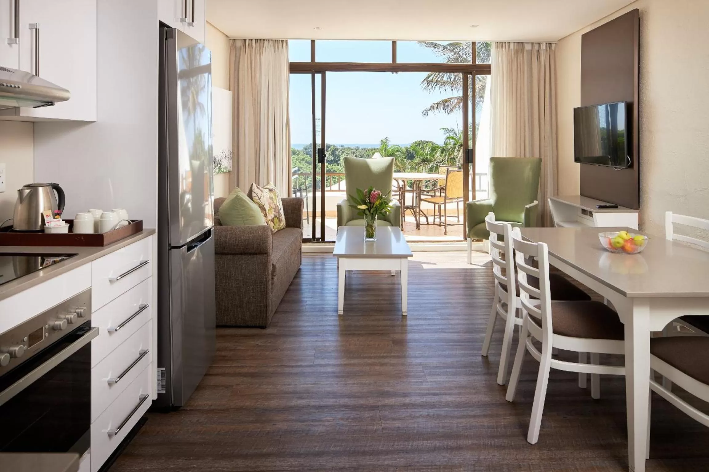 TV and multimedia in First Group Breakers Resort - Official