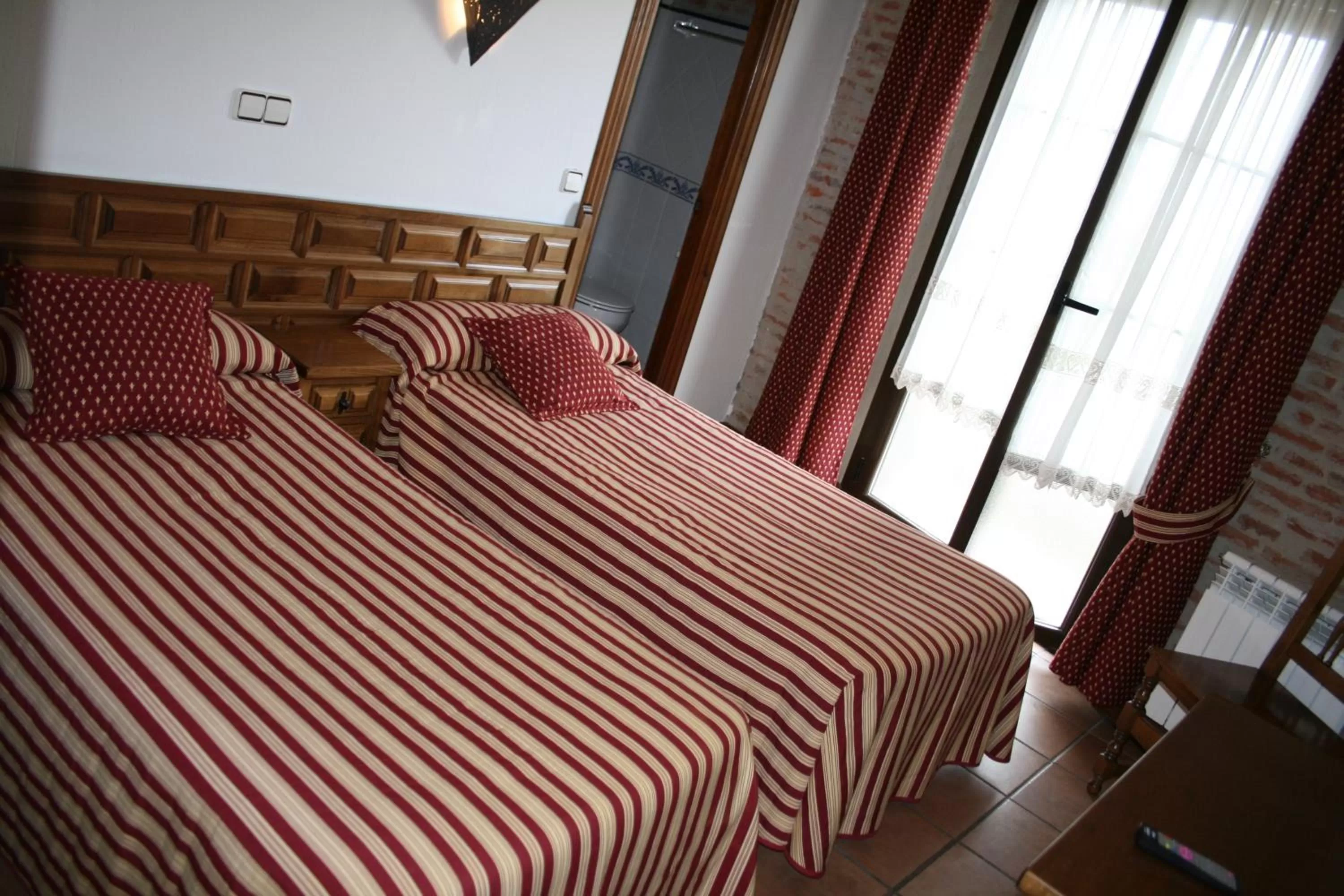 Photo of the whole room in Hotel Rural La Enoteca del Marques