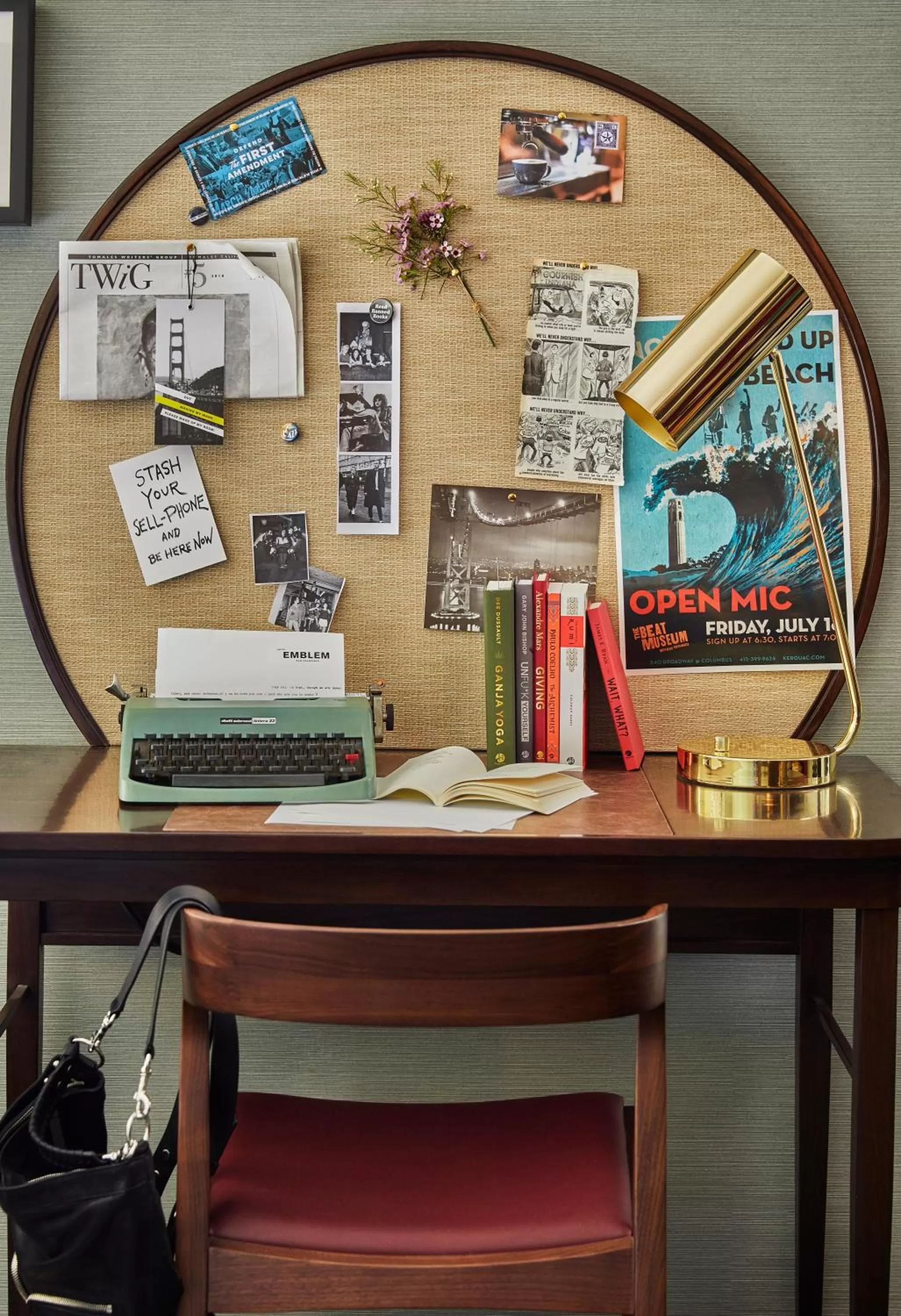 Seating area in Hotel Emblem San Francisco