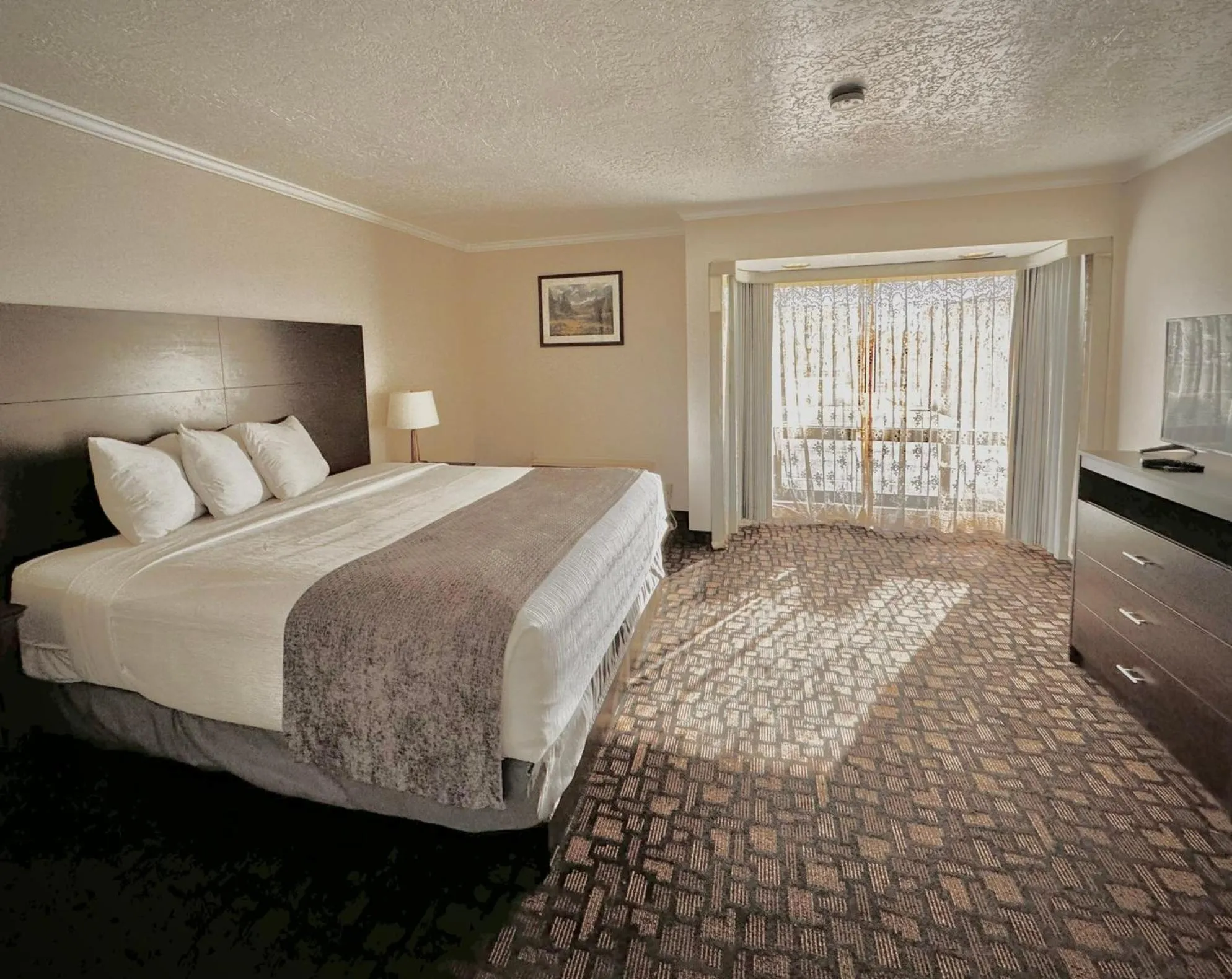 Bed in Discovery Inn