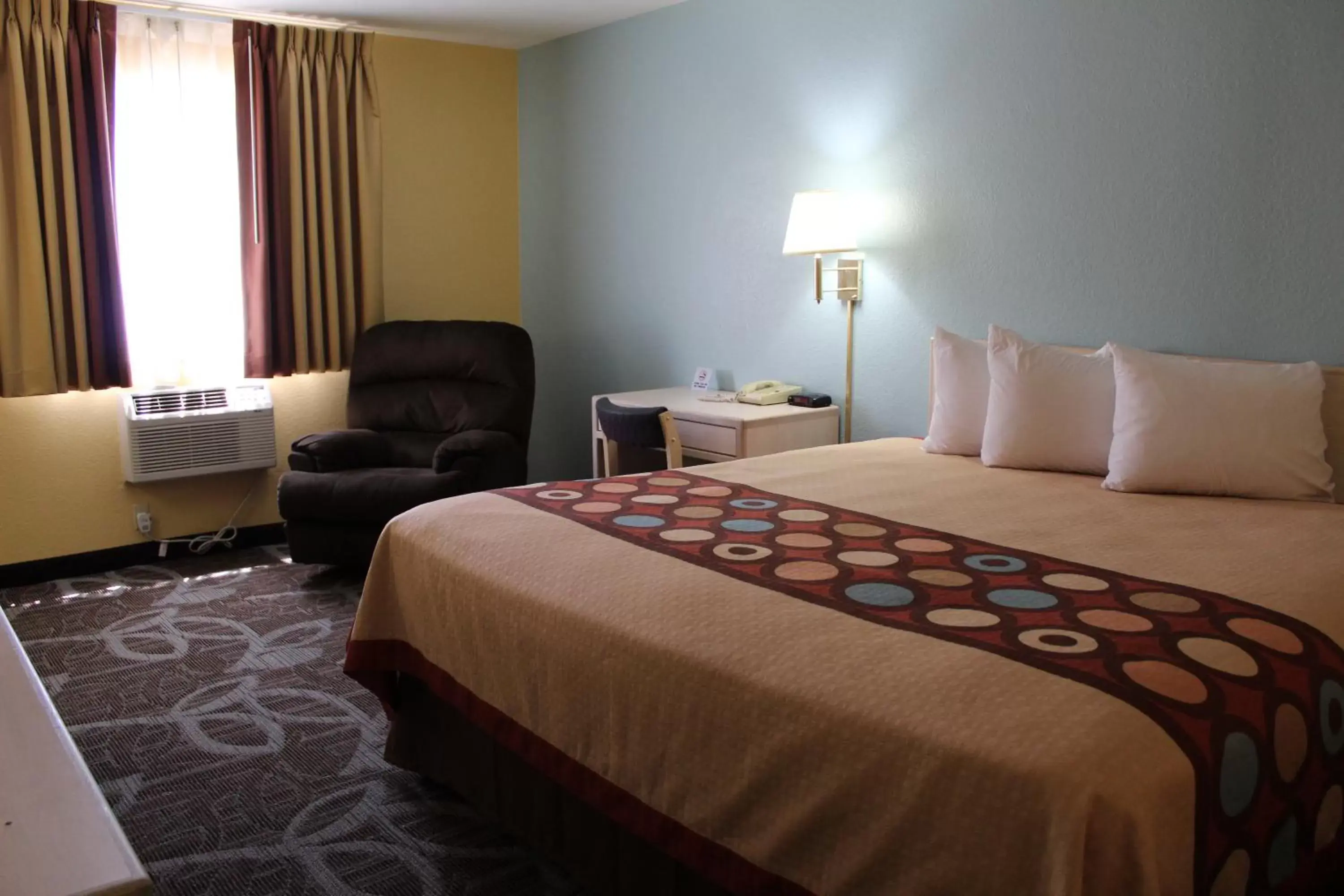 King Room - Non-Smoking in Super 8 by Wyndham Nephi King Room - Non-Smoking in Super 8 by Wyndham Nephi