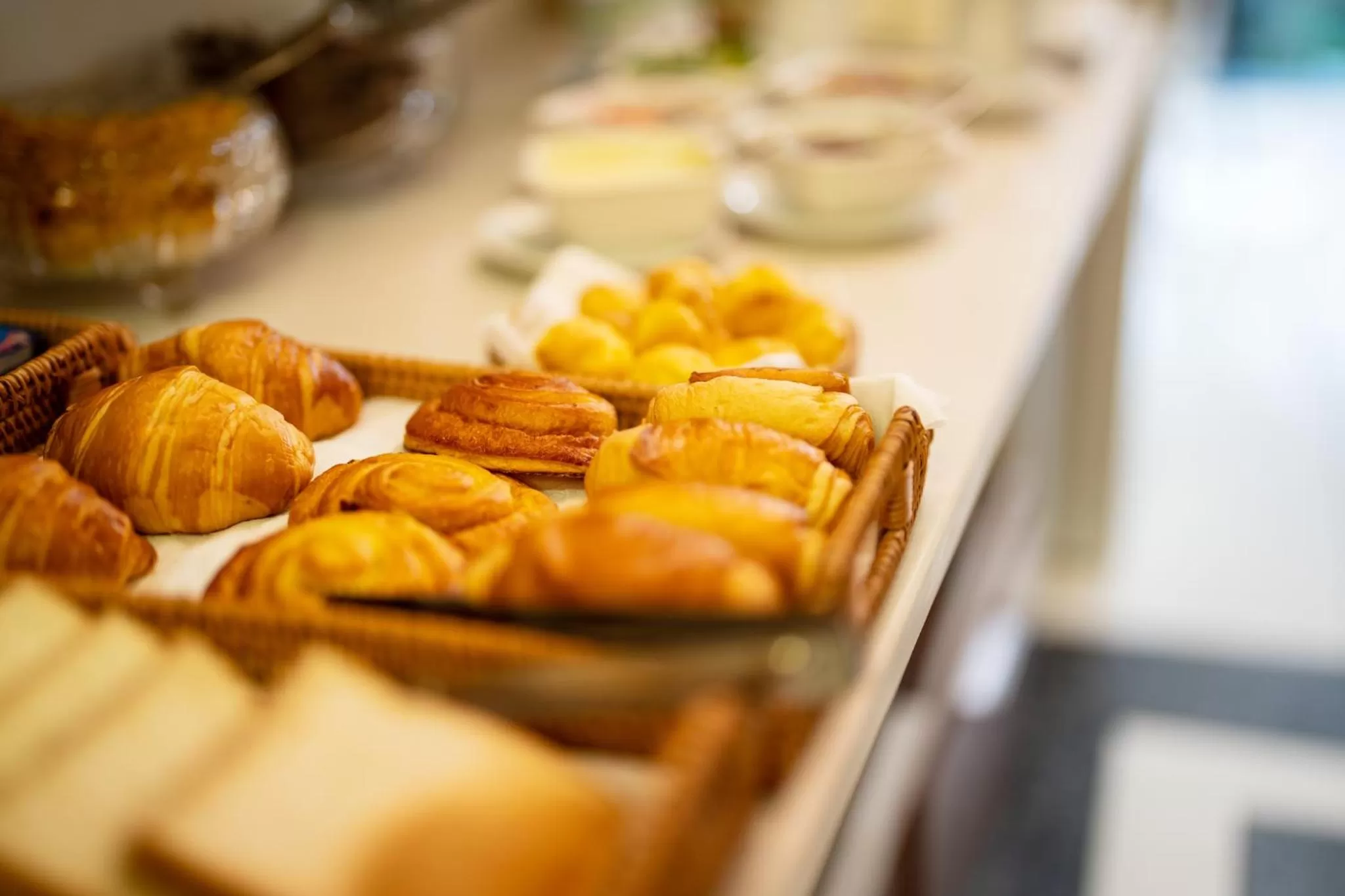 Restaurant/places to eat in Golden Legend Boutique Hotel