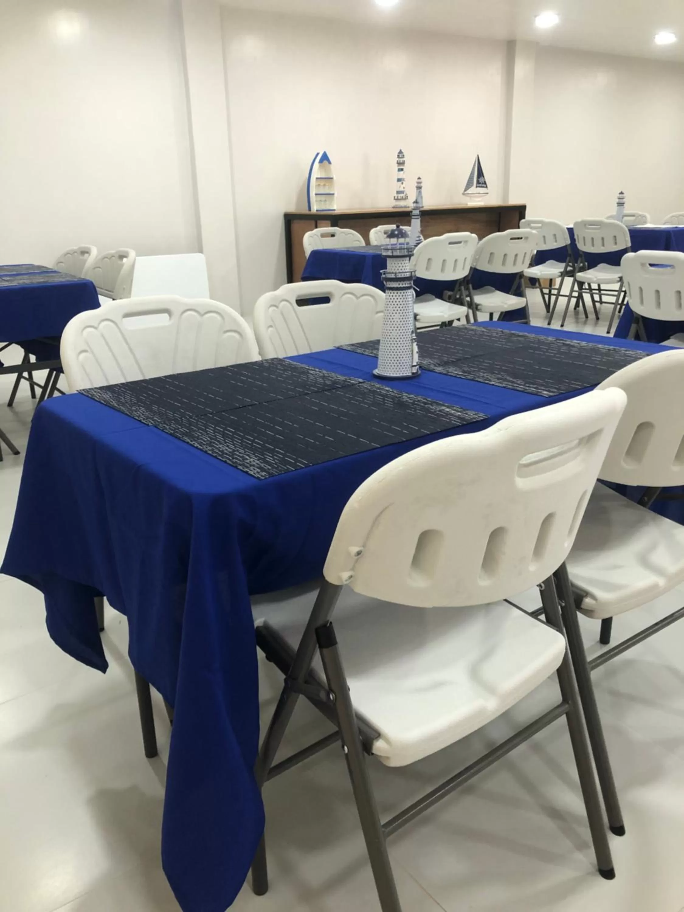 Restaurant/places to eat in South Anchorage Inn