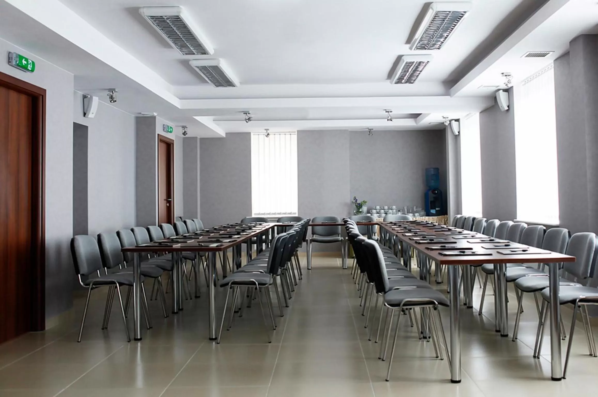 Business facilities in Iskra