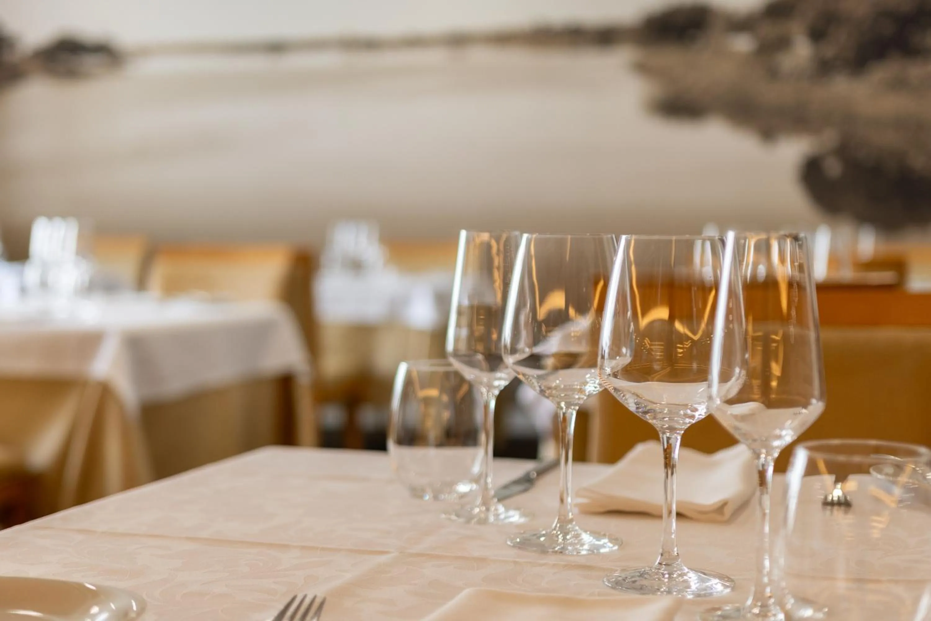 Restaurant/places to eat in Hotel Regina