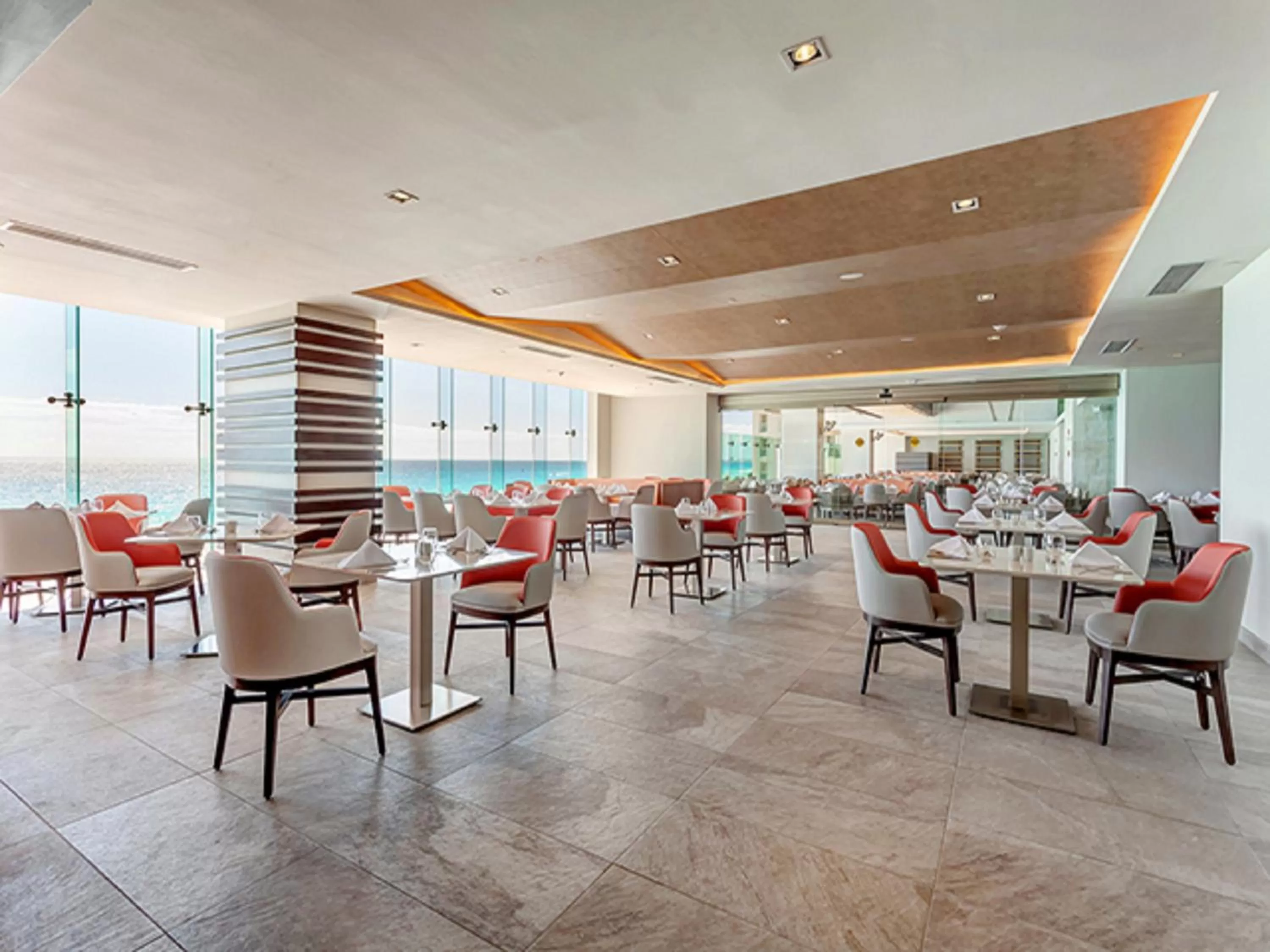 Restaurant/places to eat in Royalton CHIC Cancun, An Autograph Collection All-Inclusive Resort - Adults Only