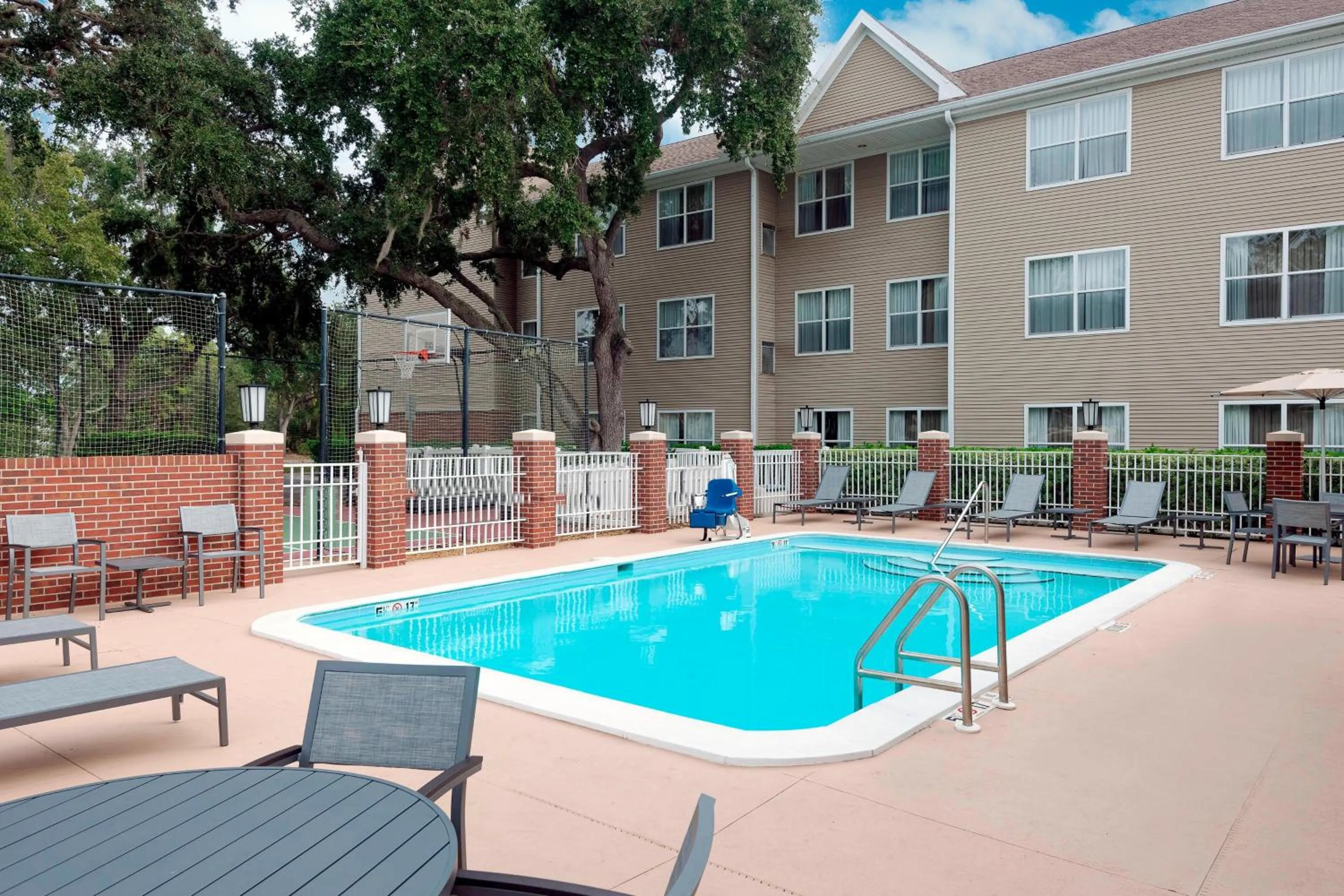 Swimming pool in Residence Inn by Marriott Sarasota Bradenton