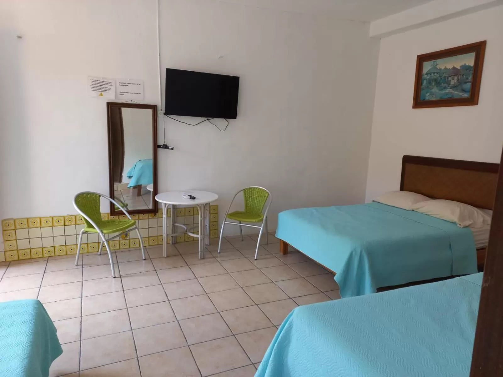 Bed in Airport Sleepy Inn