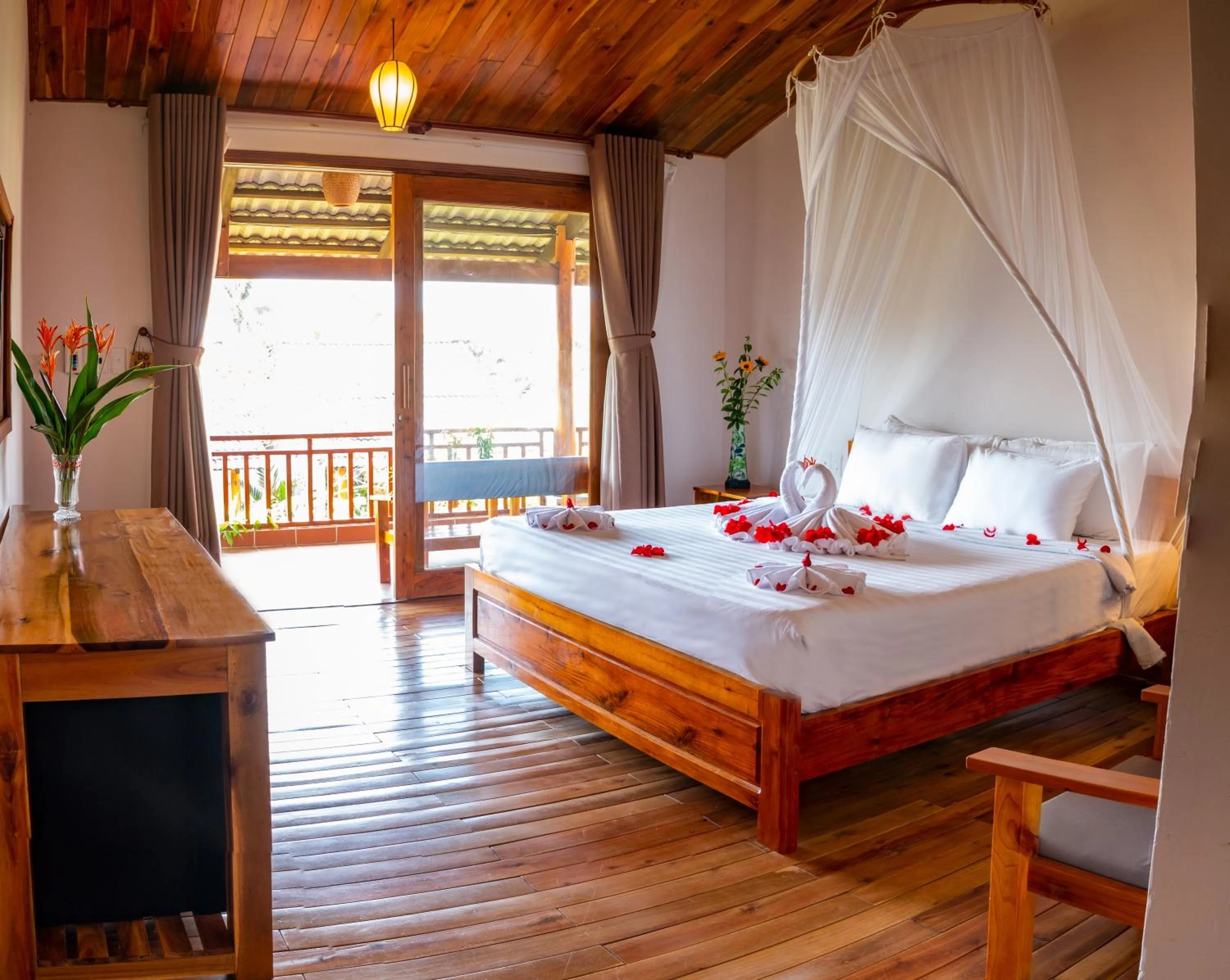 Photo of the whole room, Bed in La Casa Resort