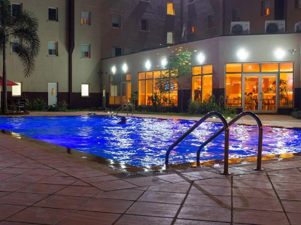 Swimming pool in Lagos Airport Hotel