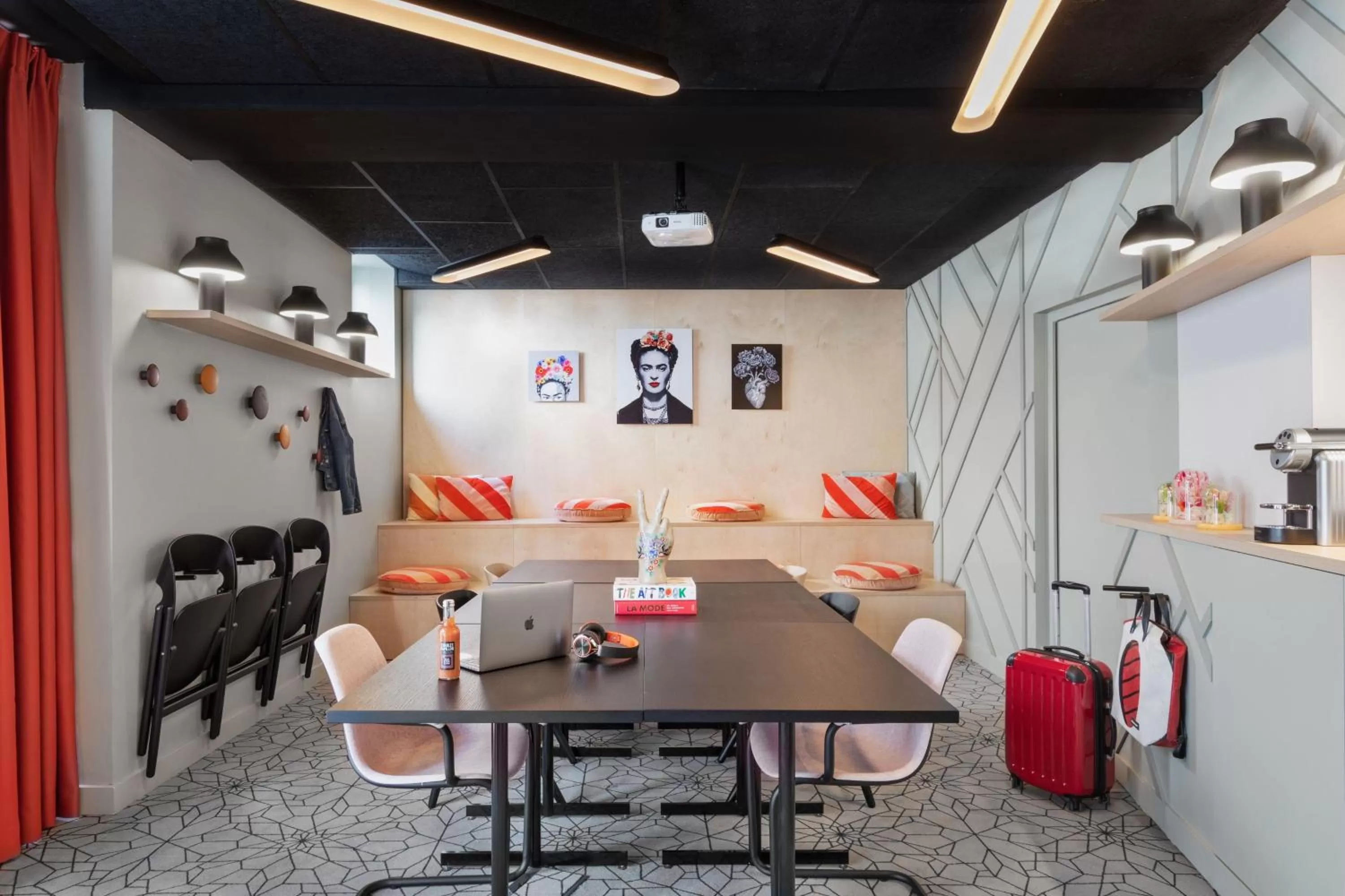 Meeting/conference room in Moxy Amiens
