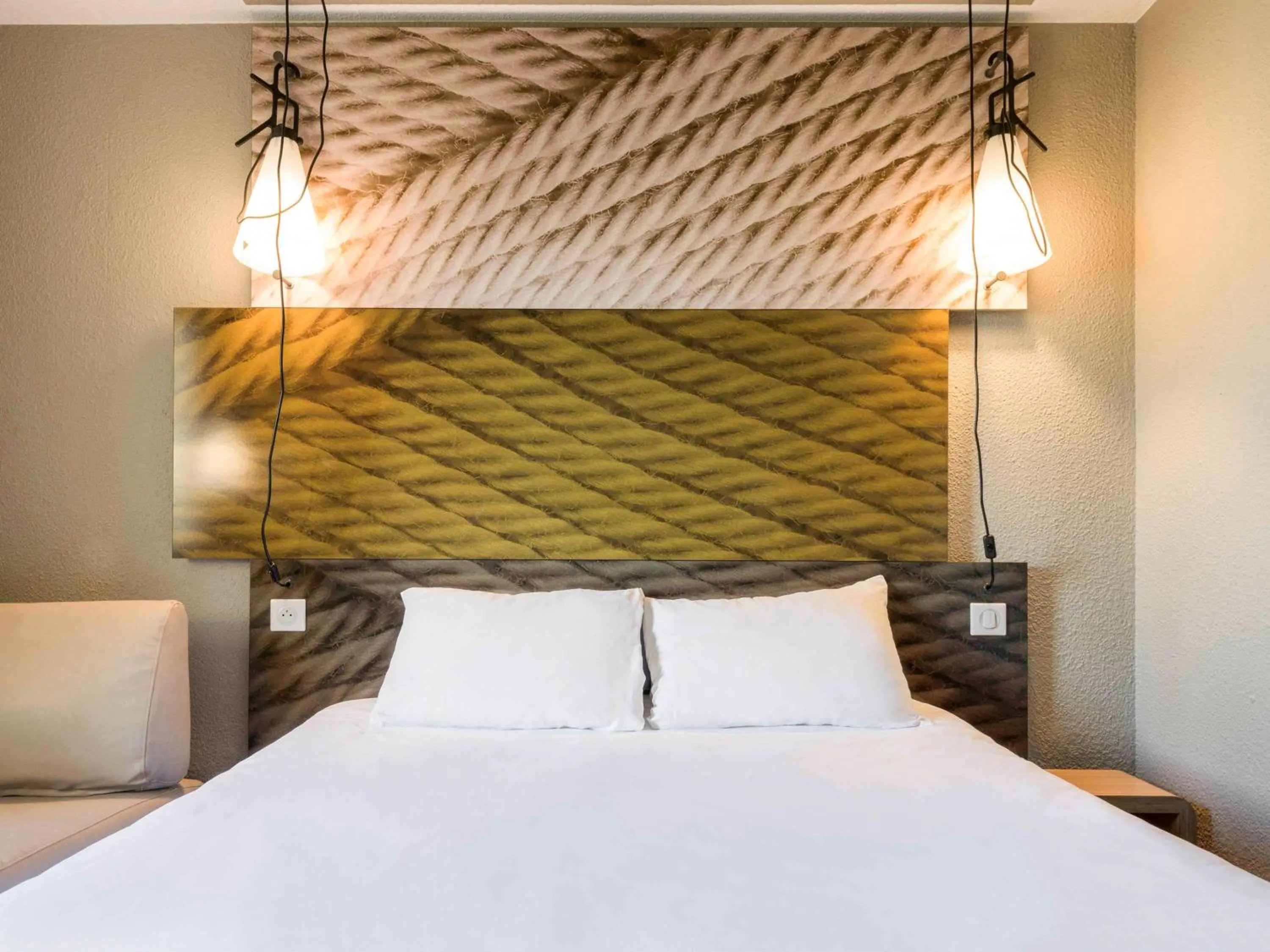 Photo of the whole room, Bed in ibis Paris Vanves Parc des Expositions