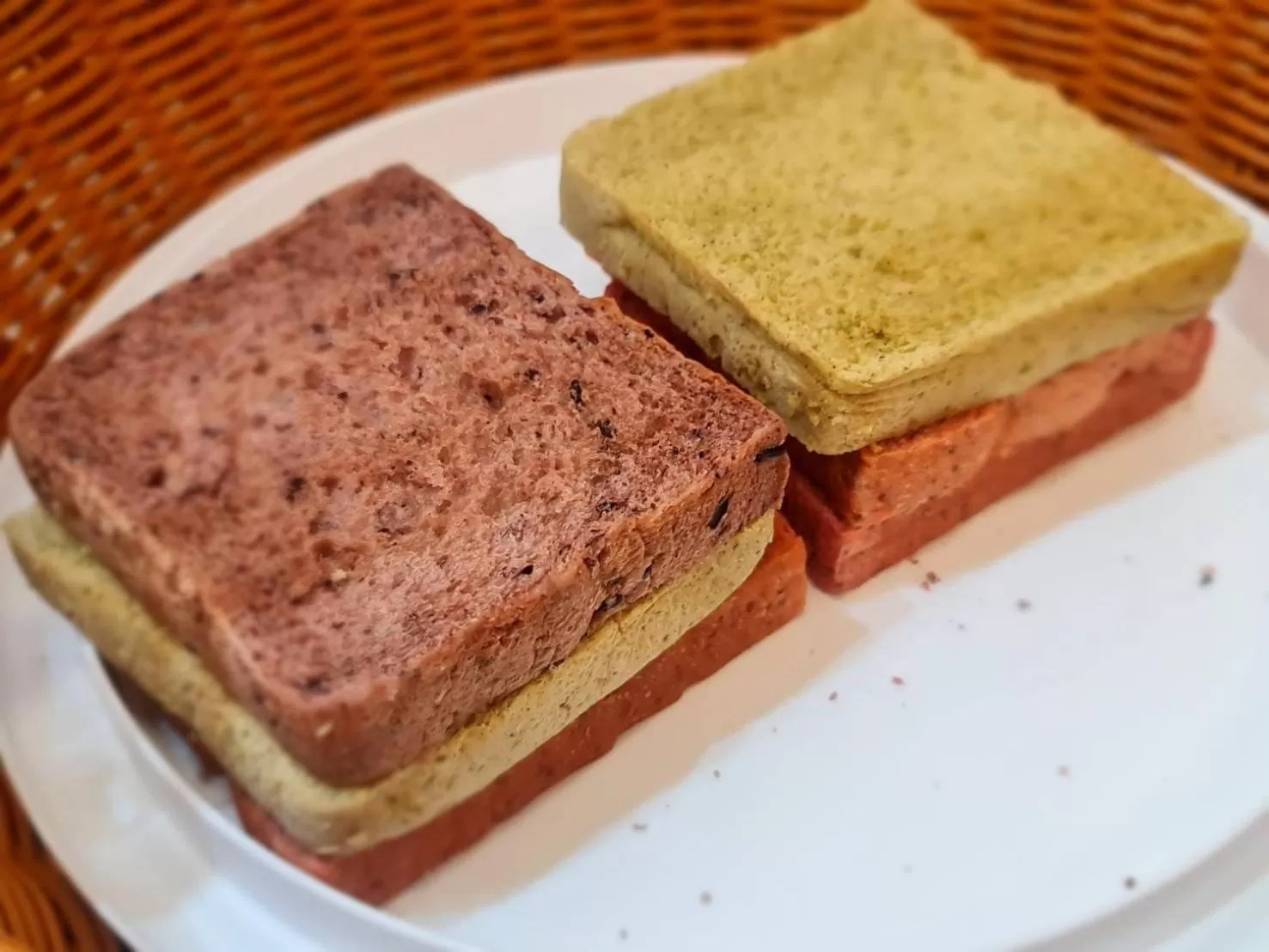 Restaurant/places to eat in NORN Rimklong Bangkok Hotel