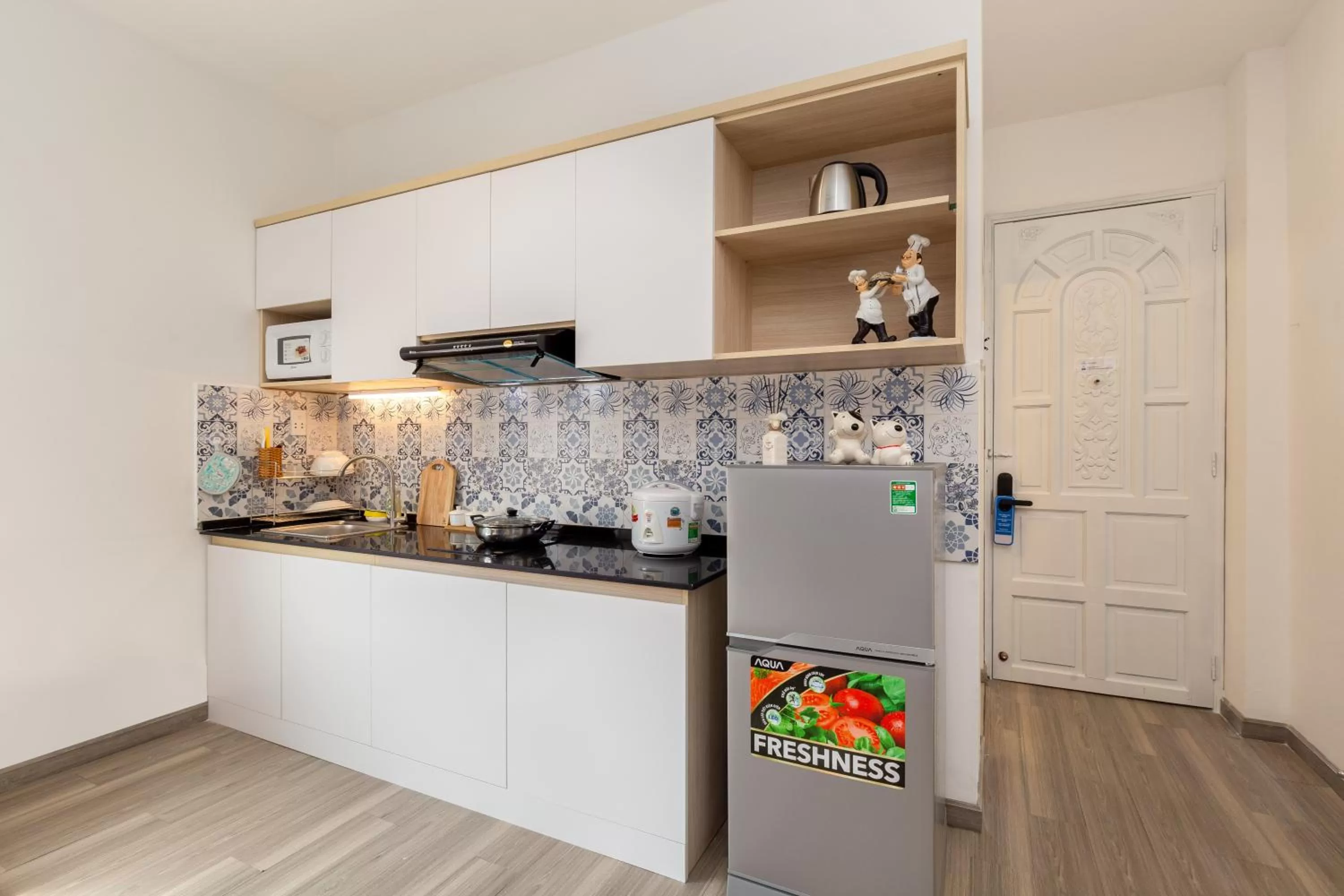 Kitchen or kitchenette in Spotlight Hotel