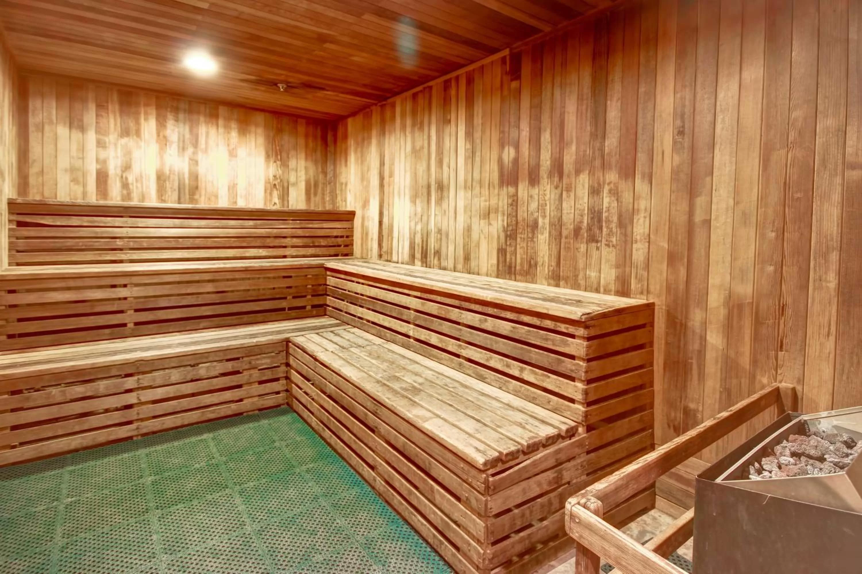 Spa and wellness centre/facilities in DoubleTree by Hilton Hotel Flagstaff